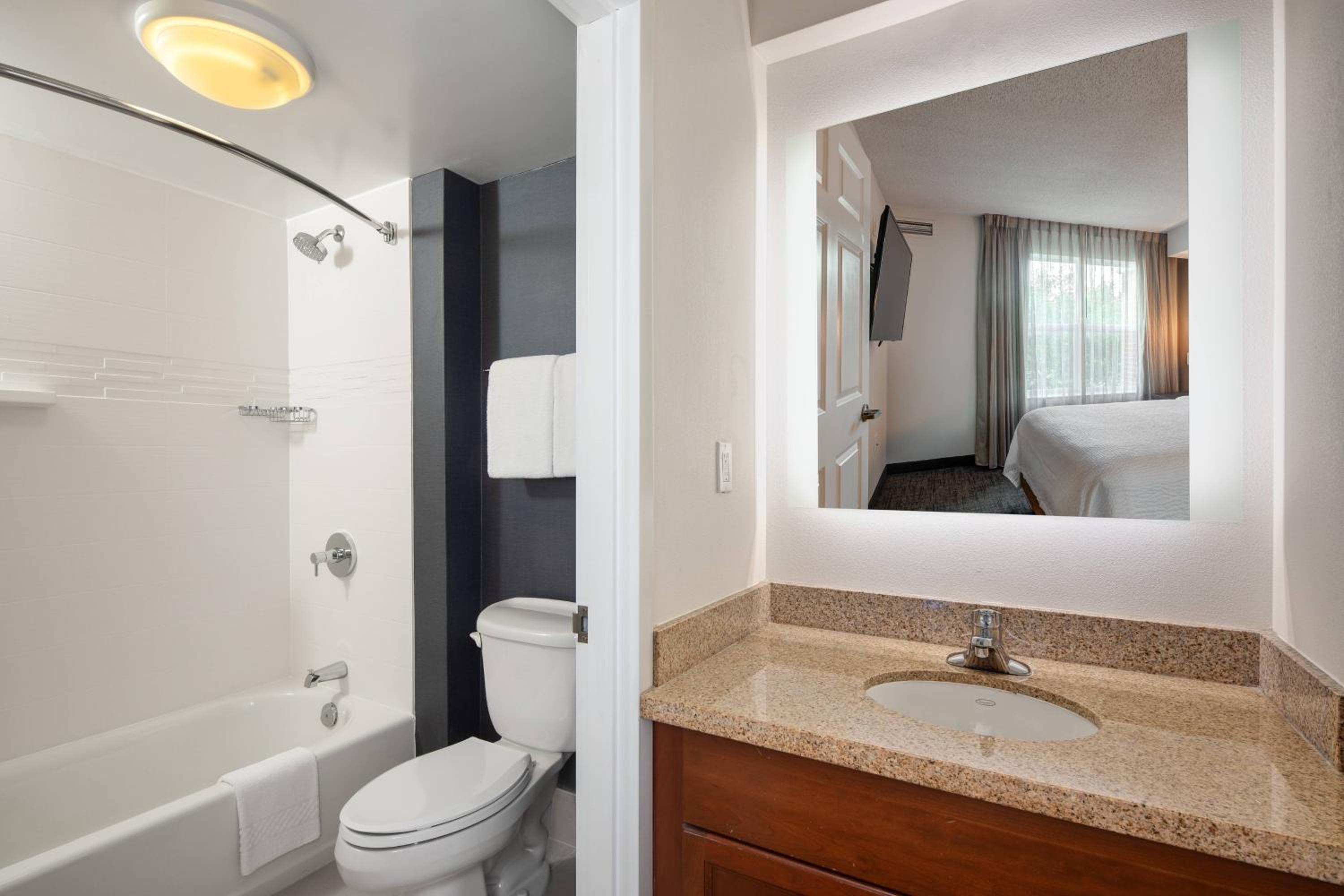 Two-Bedroom Suite photo 2