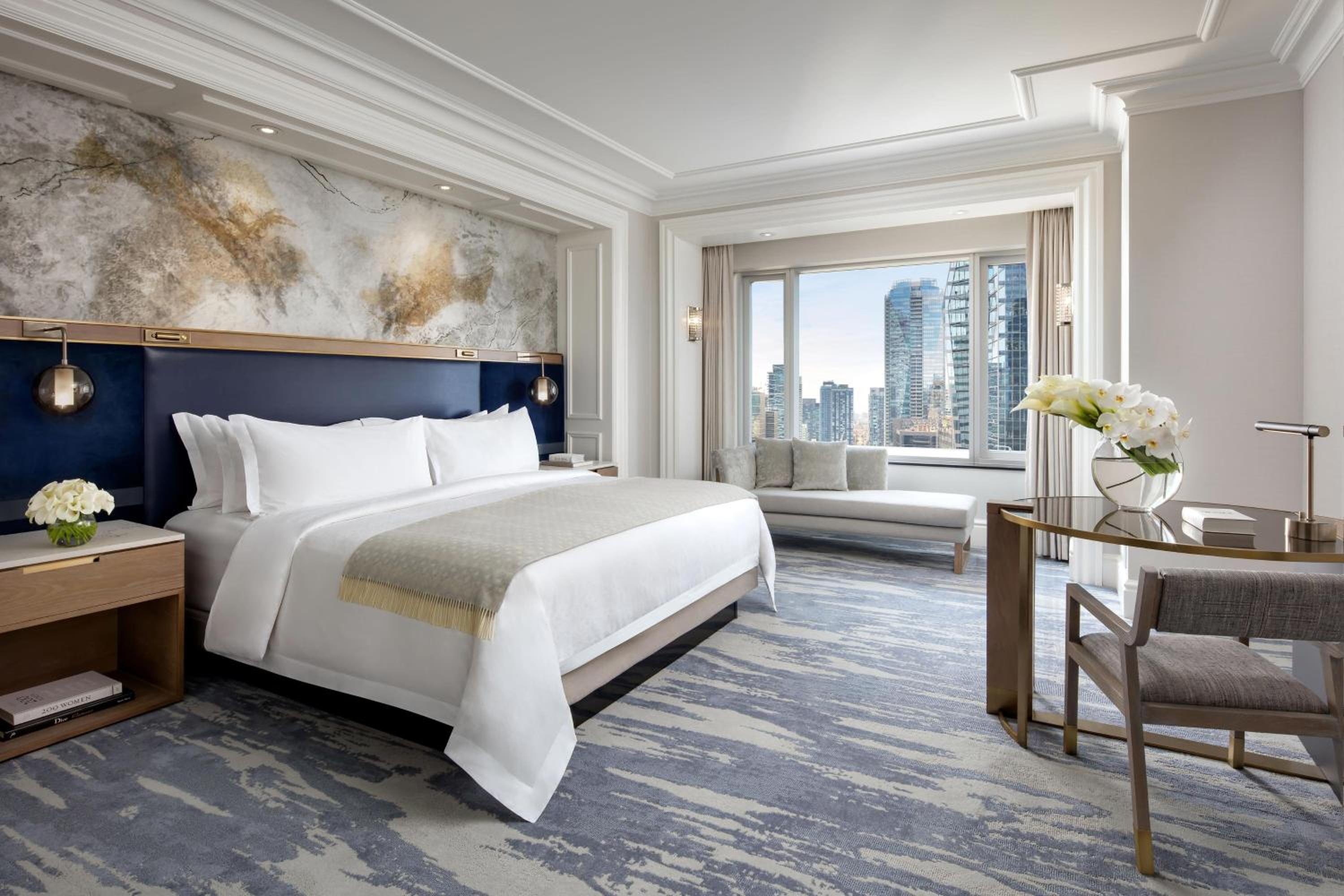 Superior, King Bed, Guest room, 1 King, City view - Photo 1