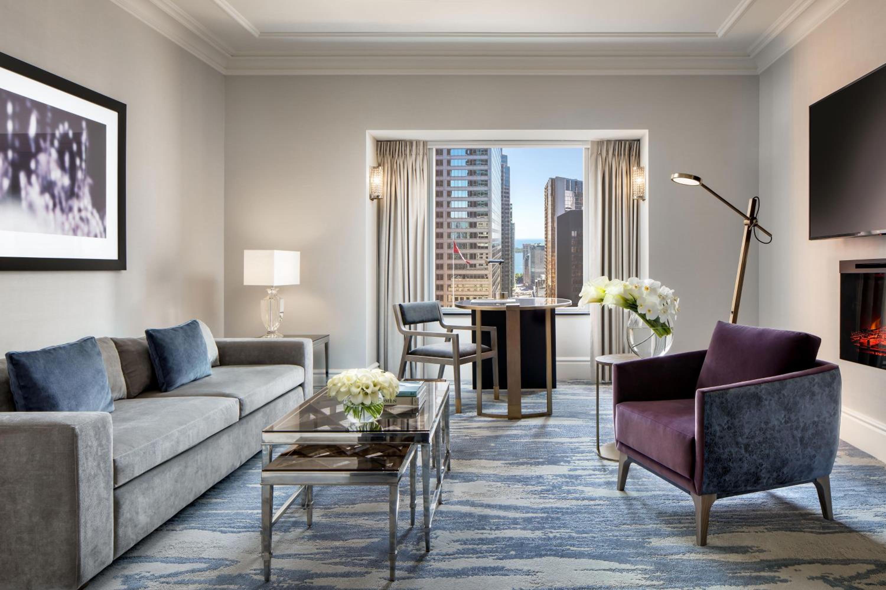 Superior Suite, 1 Bedroom Suite, City view  - Photo 4