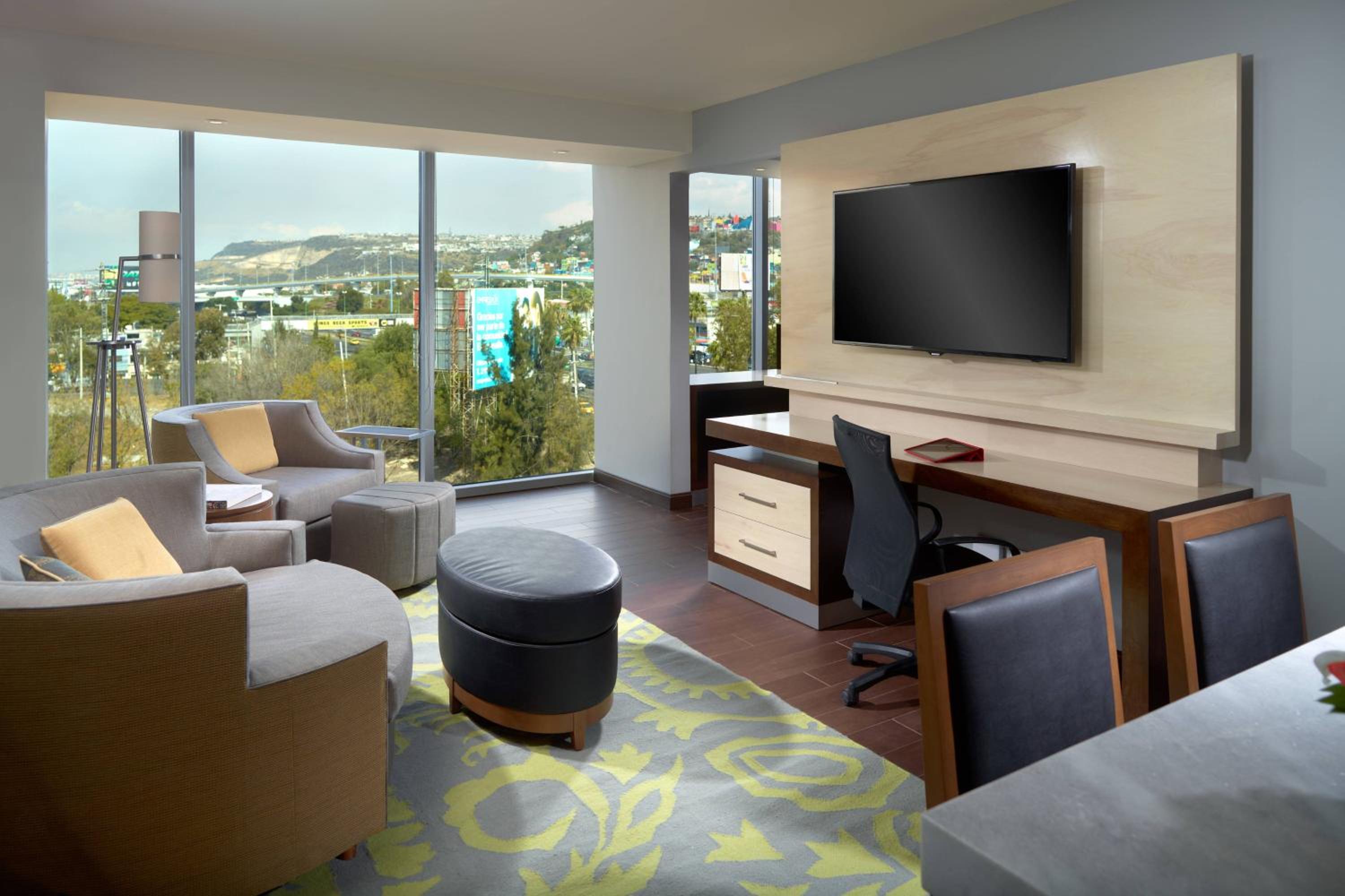 Junior Suite with City View