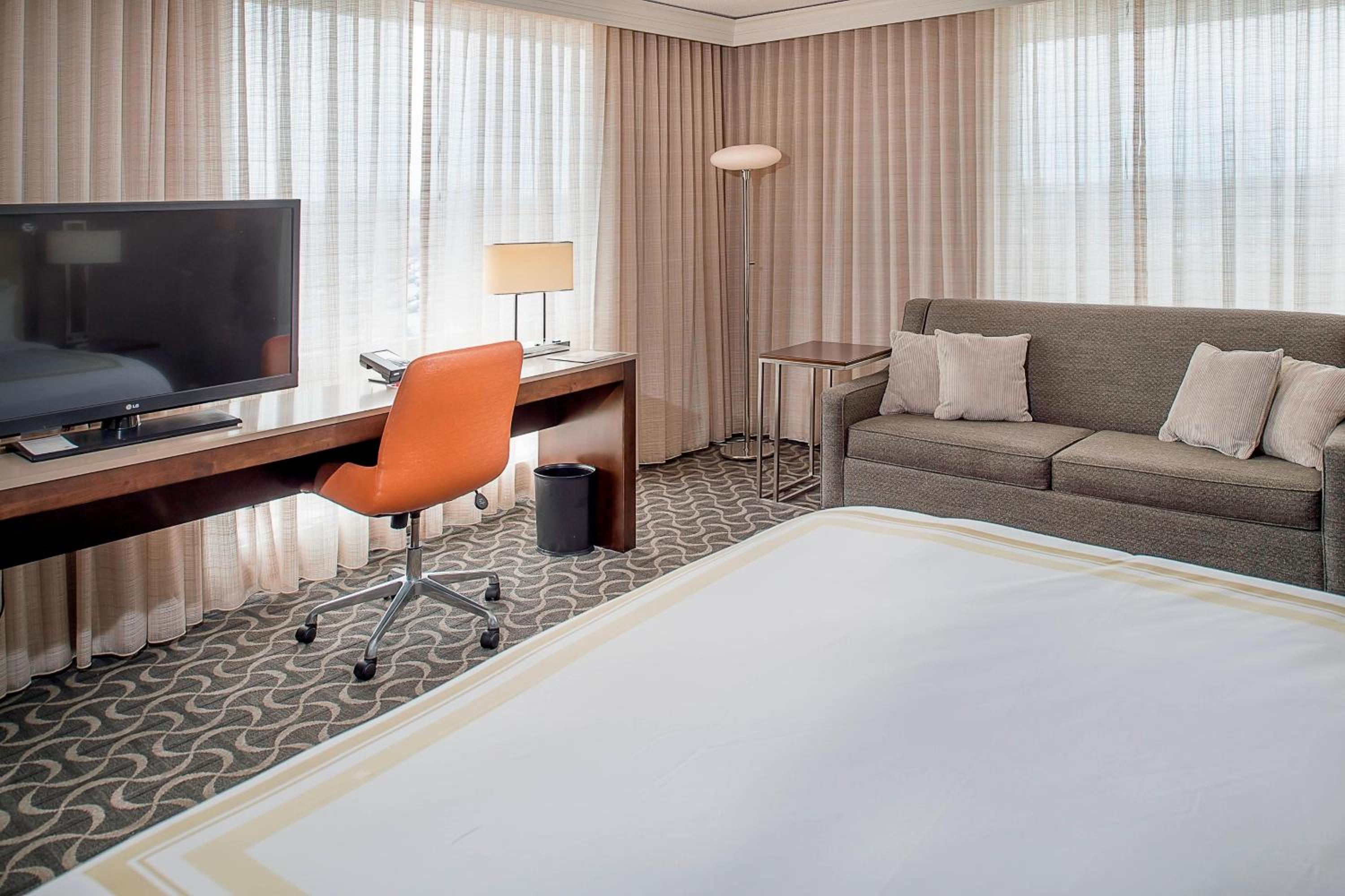Standard, Guest room, 1 King - Photo 8