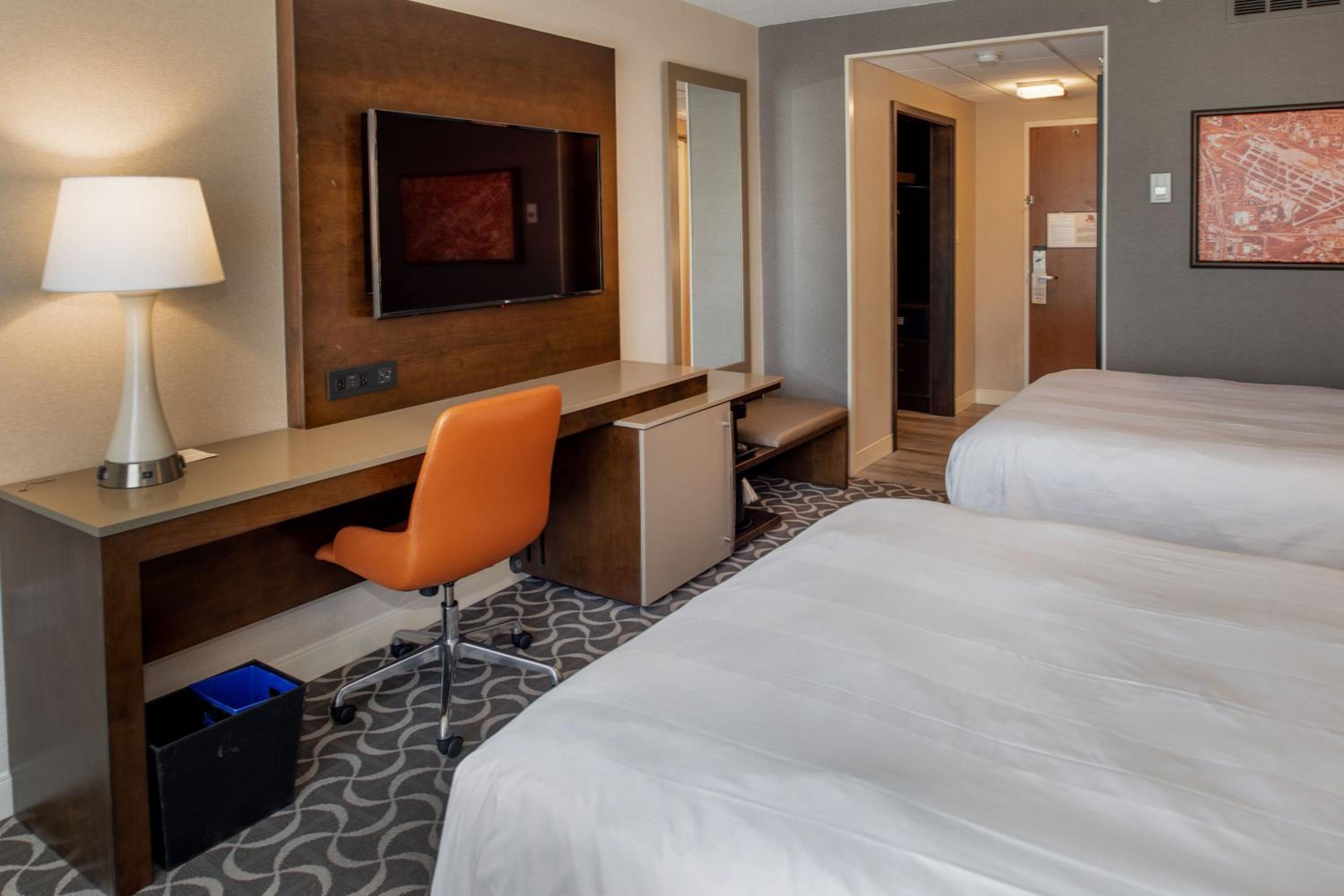 Executive, Guest room, 2 Double, East Tower    - Photo 4
