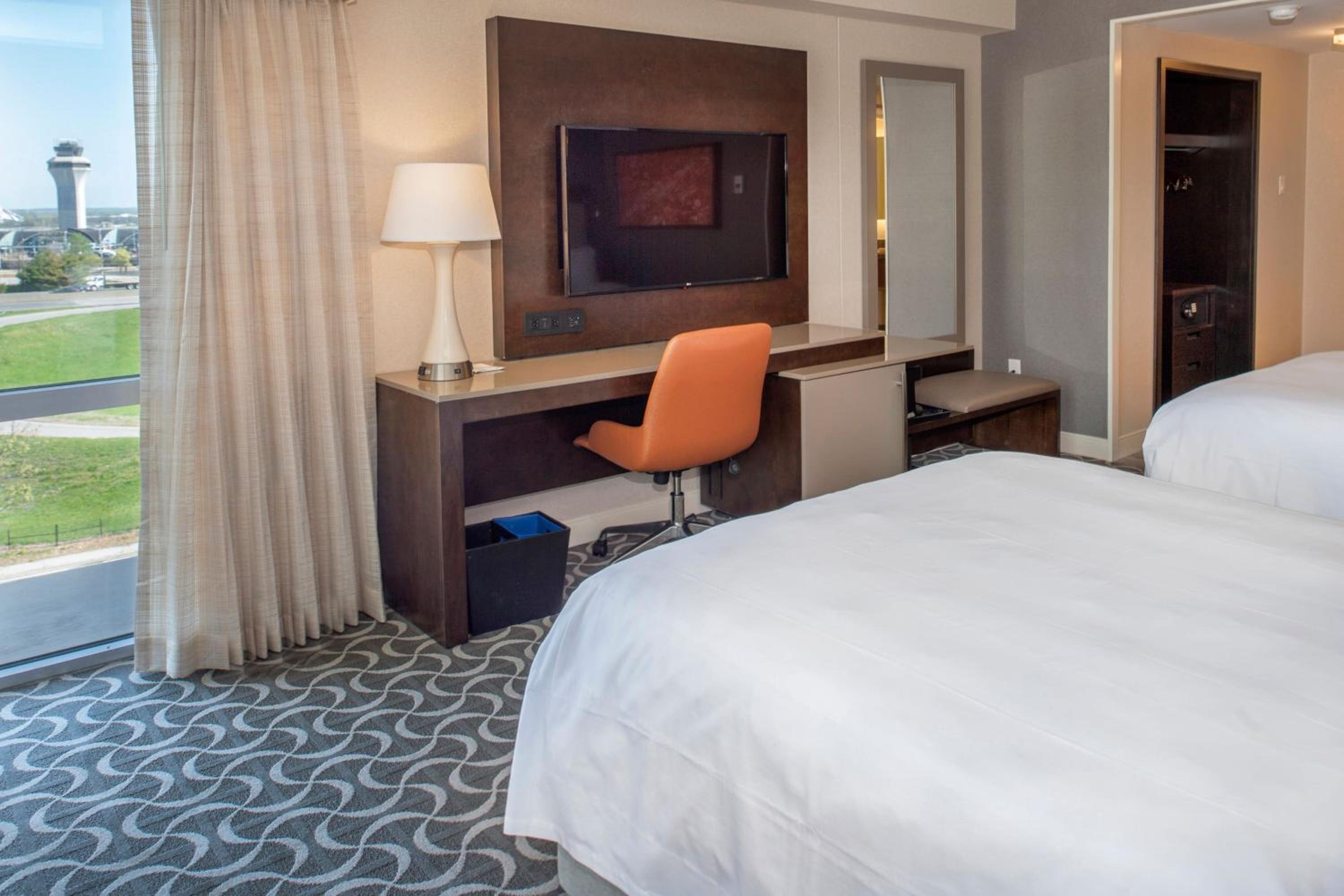 Executive, Guest room, 2 Double, East Tower    - Photo 2