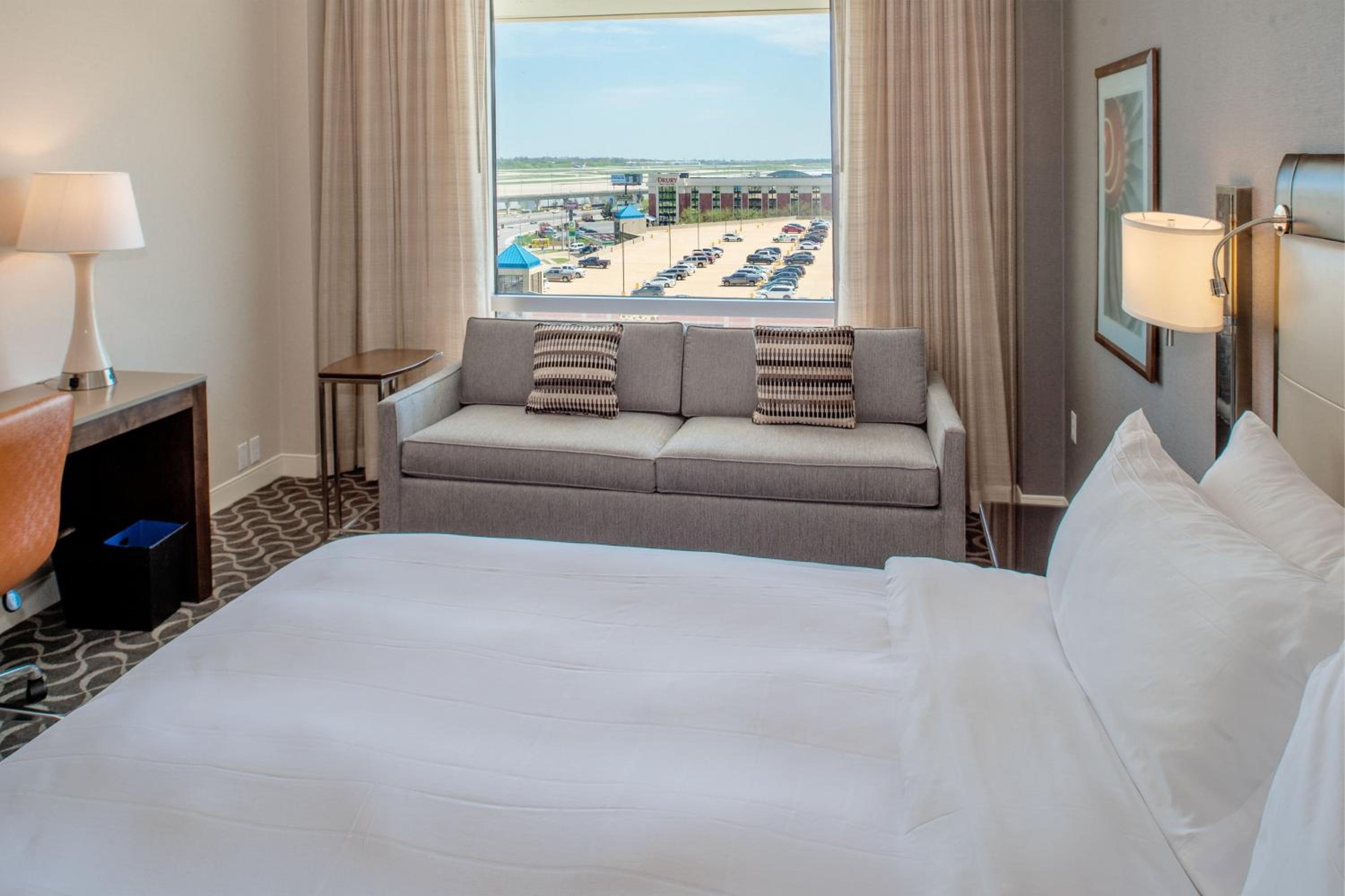 Executive, Guest room, 1 King, East Tower      - Photo 2