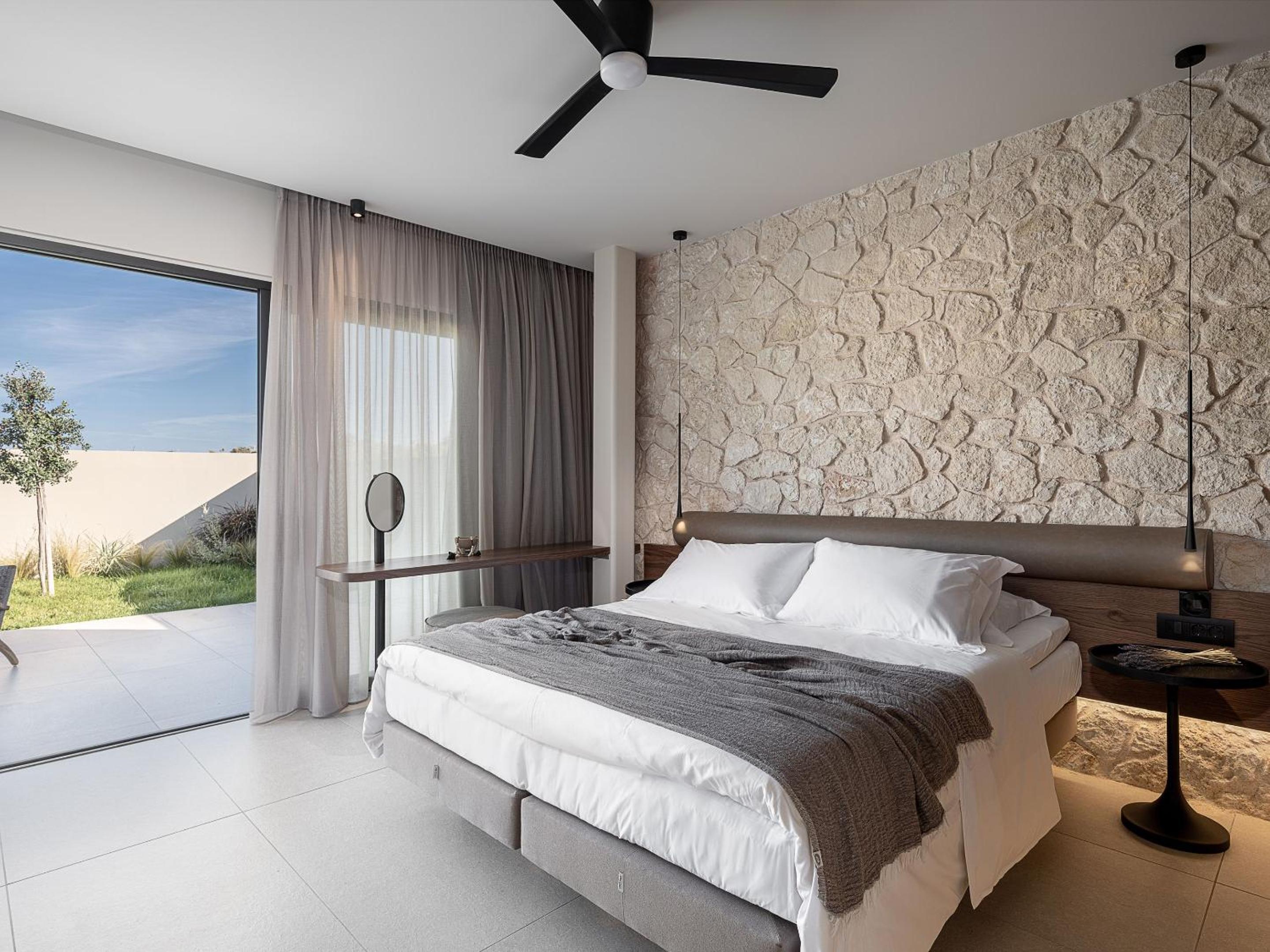 Superior Four-Bedroom Villa (Lithos) photo 1