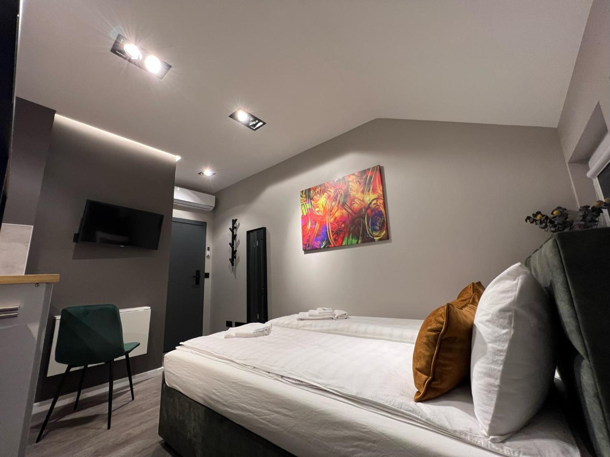 Double or Twin Room with Shower