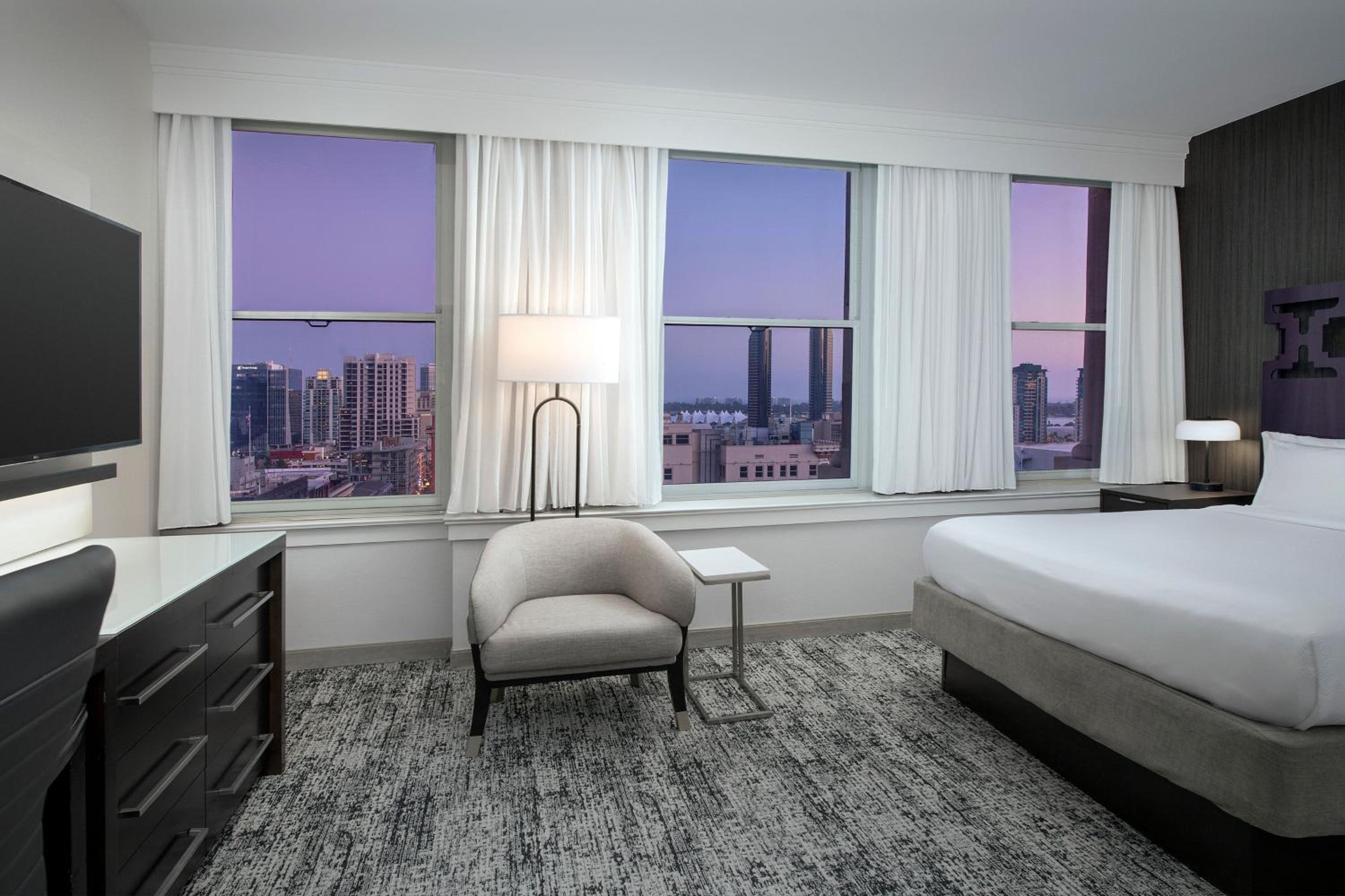 King Room with Bay View - Photo 1