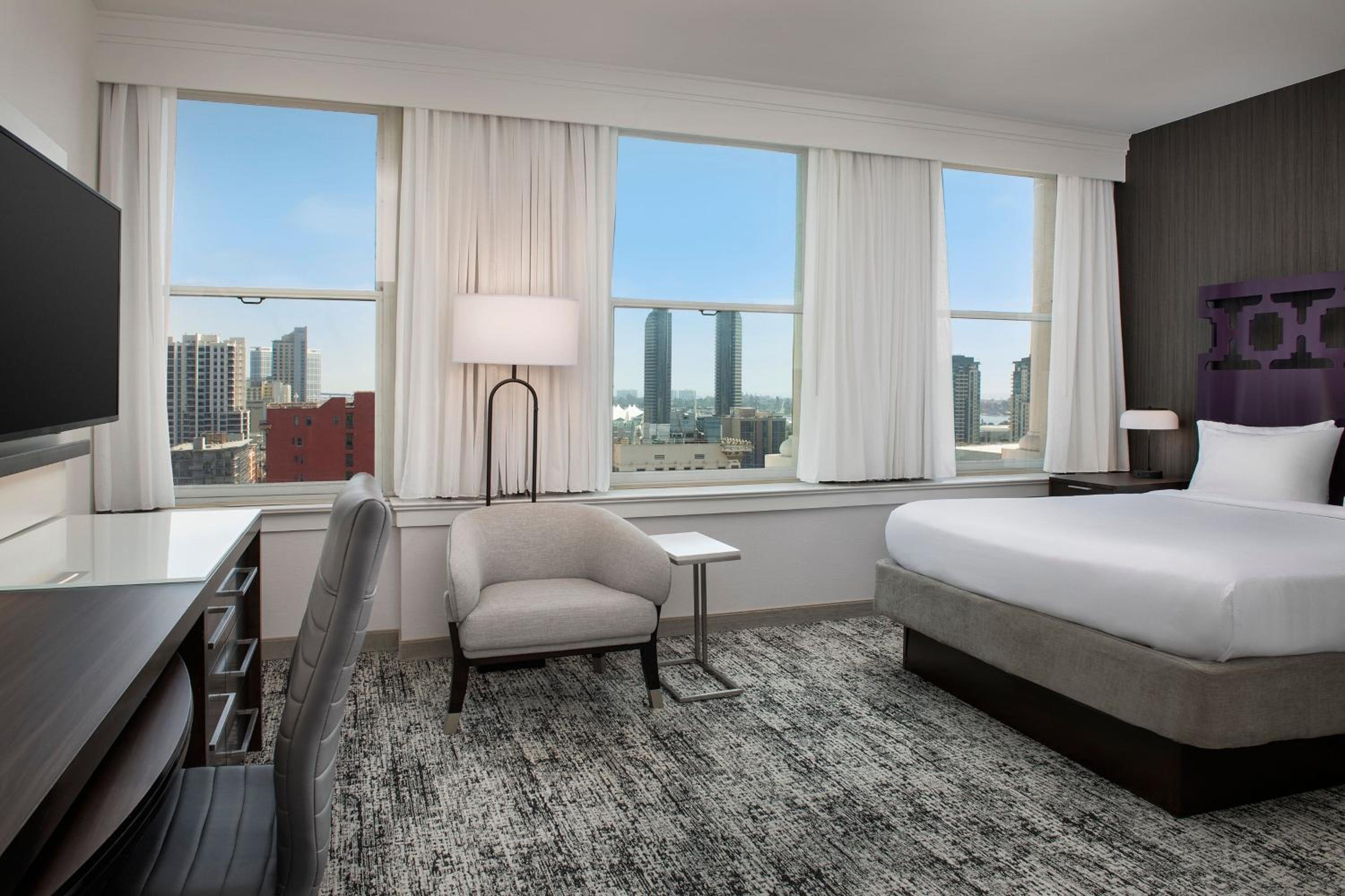 King Room with Bay View - Photo 5
