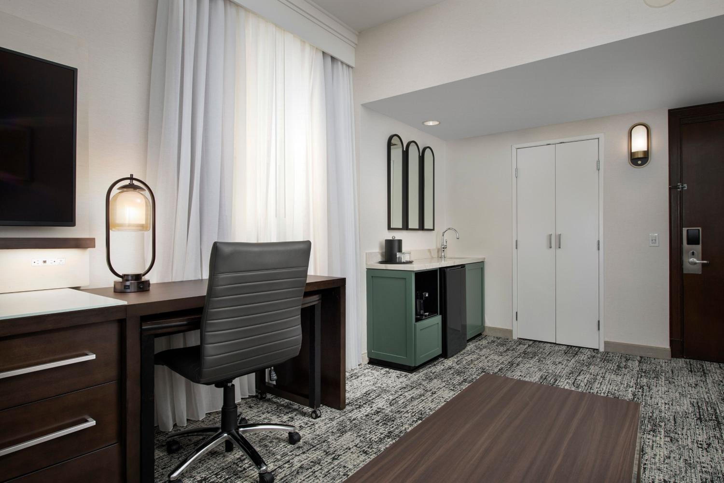 King Suite with Sofa Bed - Photo 4