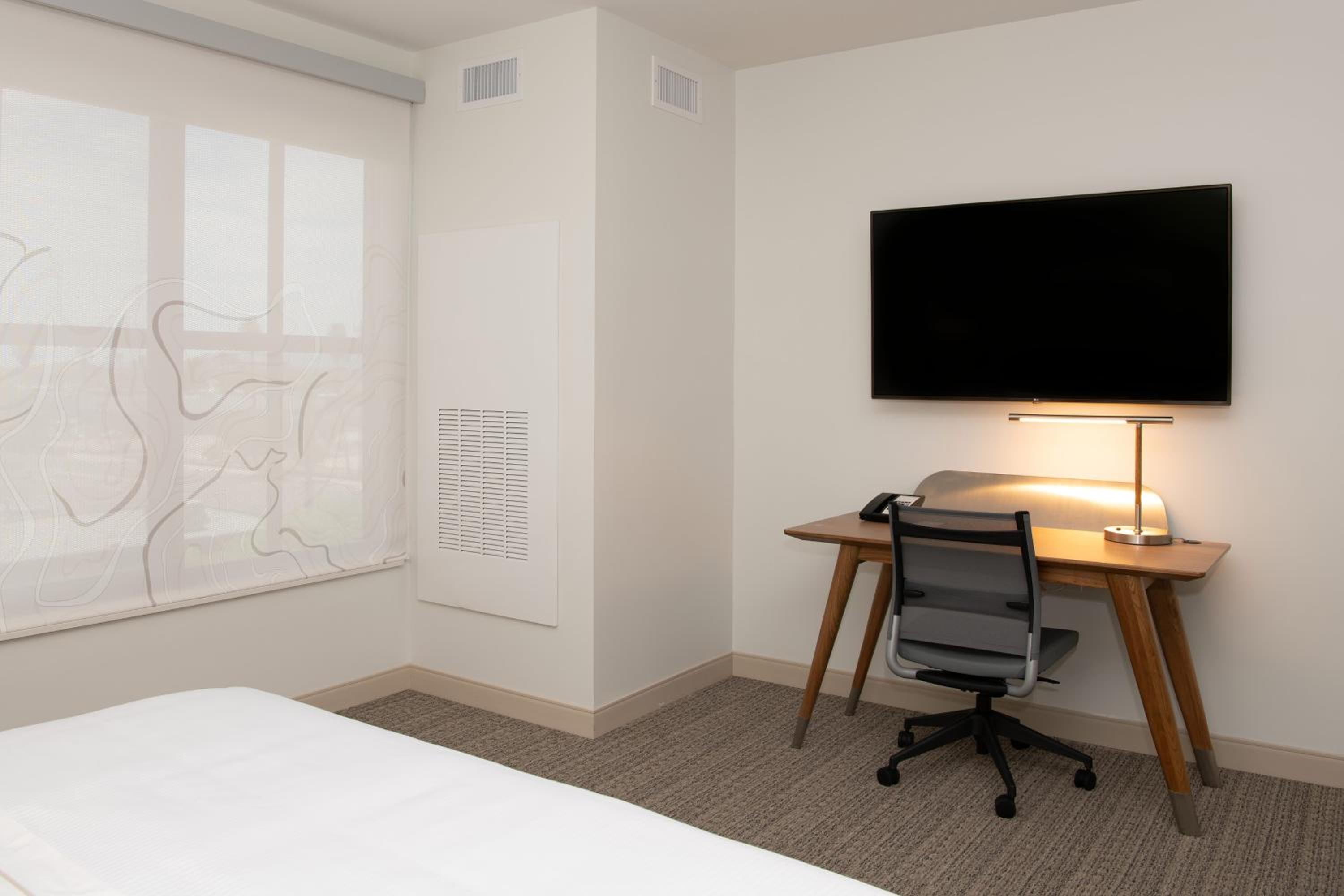 Guest Room, 1 King - Photo 5