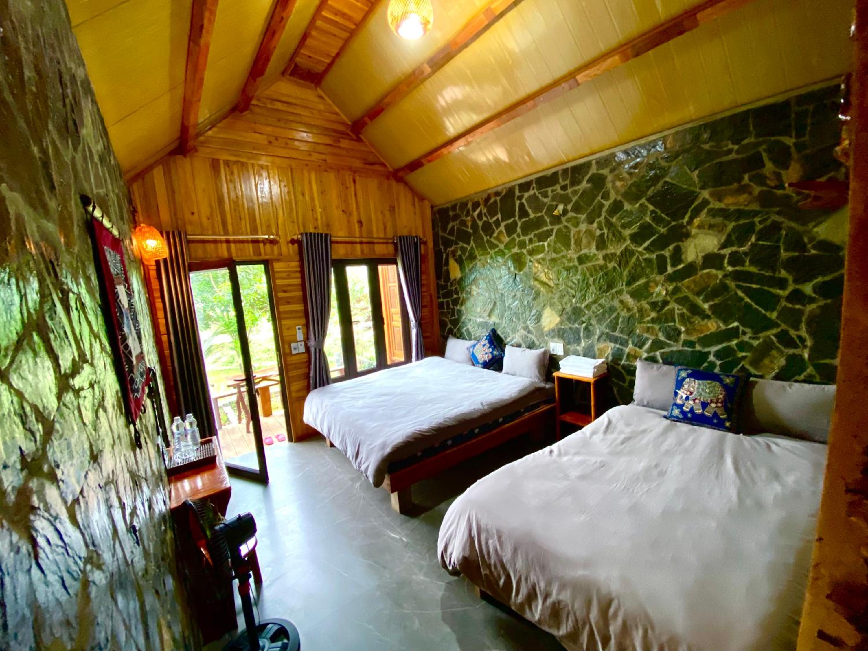 Quadruple Room with Mountain View photo 1