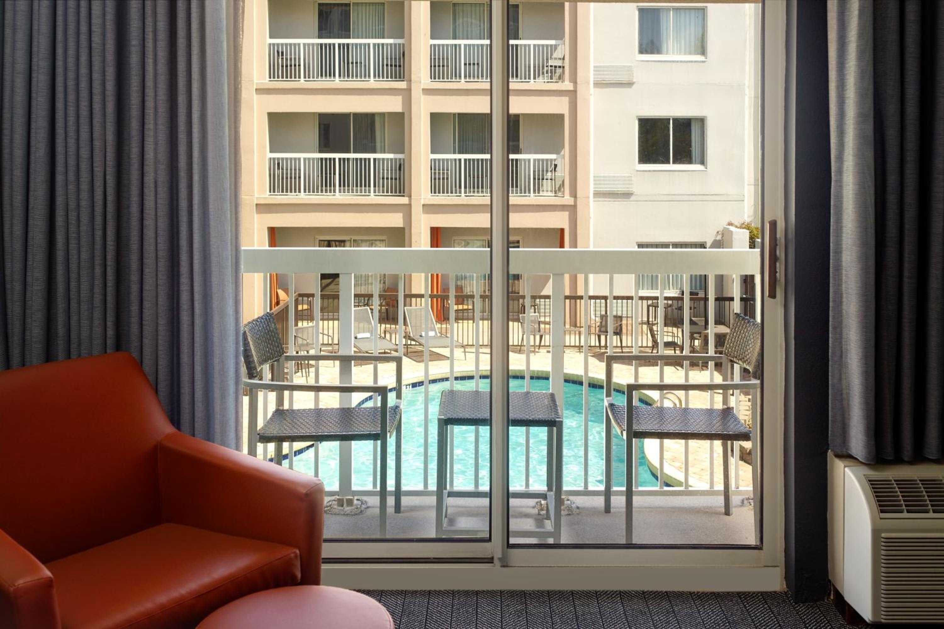 King Room with Balcony - Photo 2