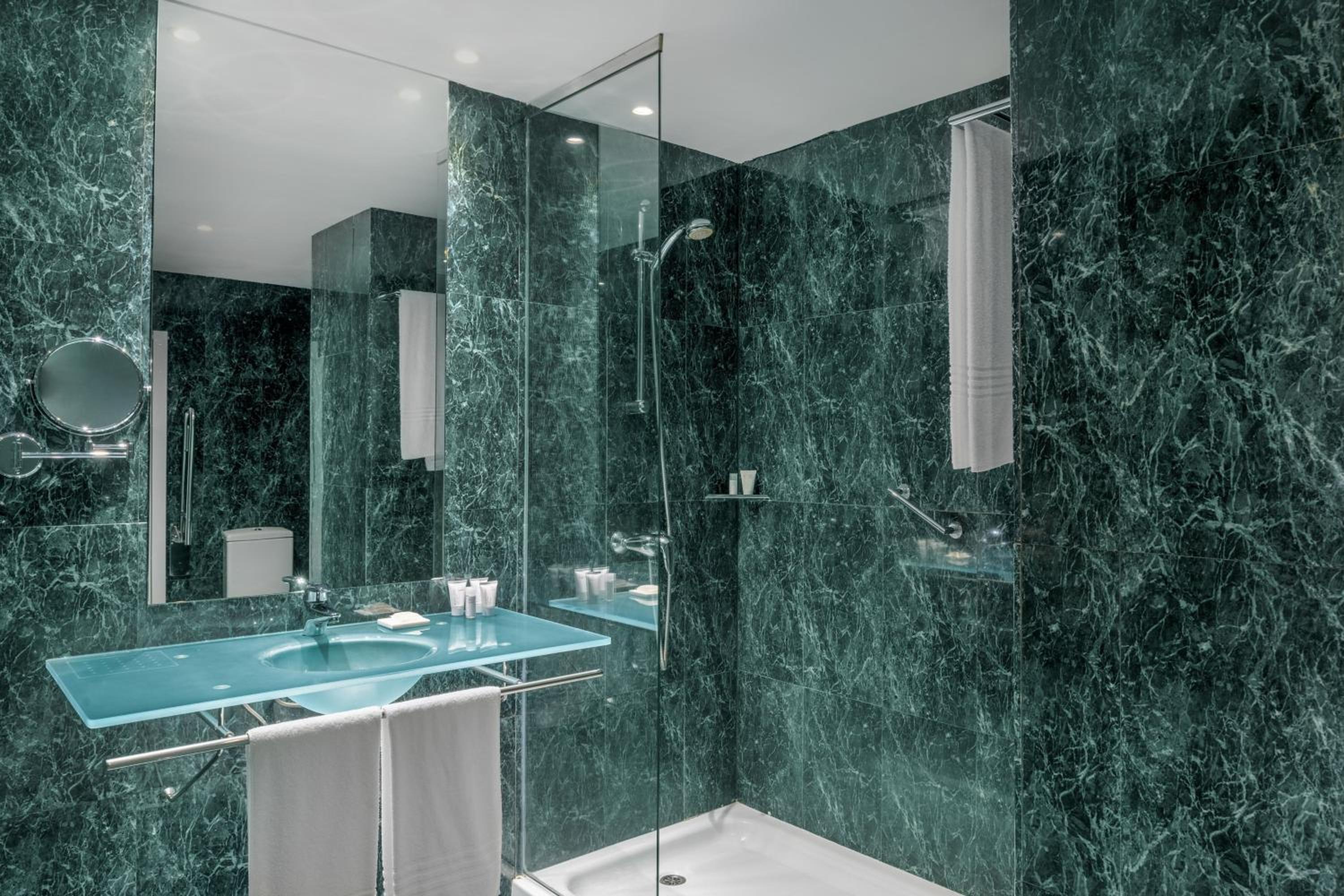 Standard Accessible King, Guest room, 1 King