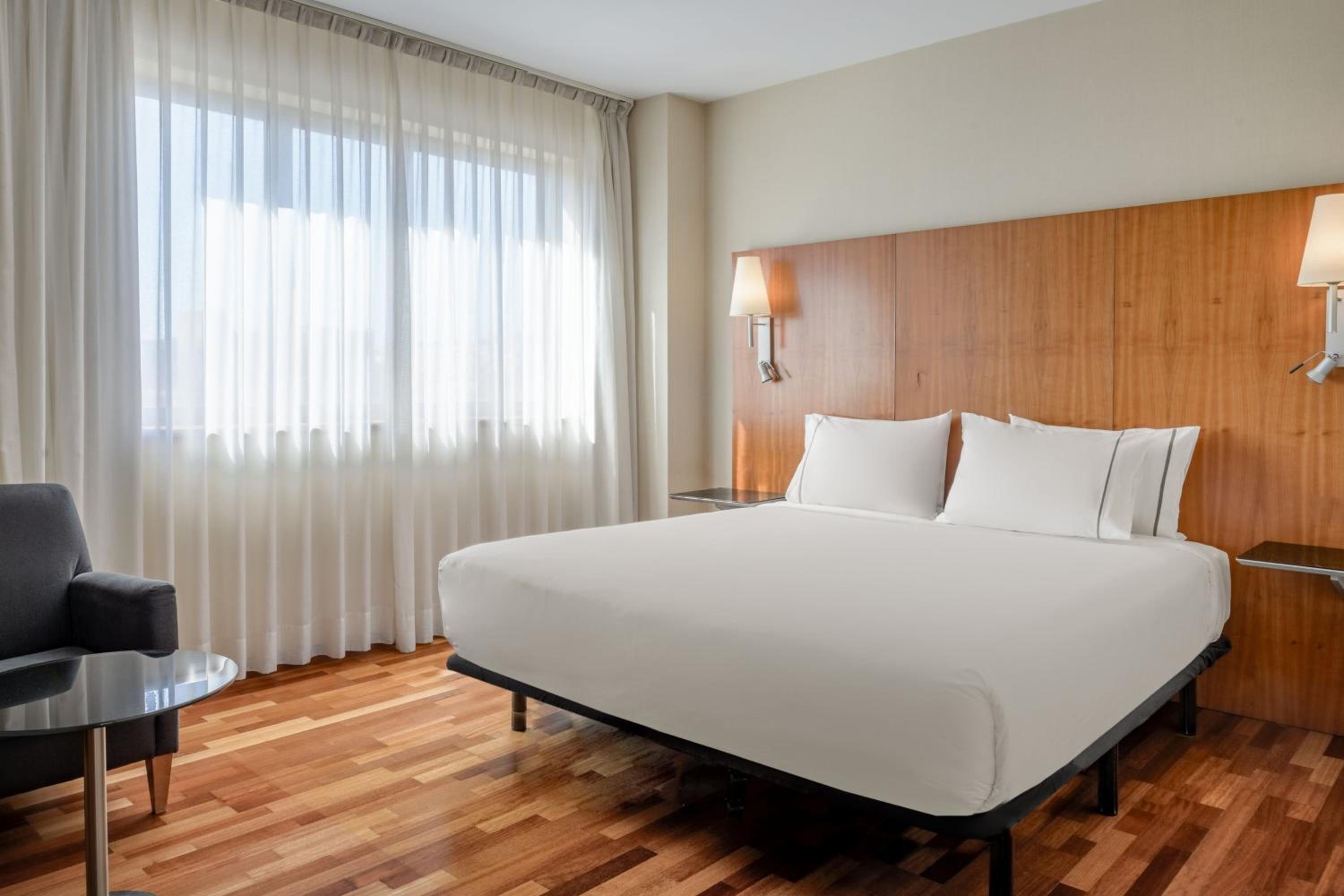 Standard Accessible King, Guest room, 1 King