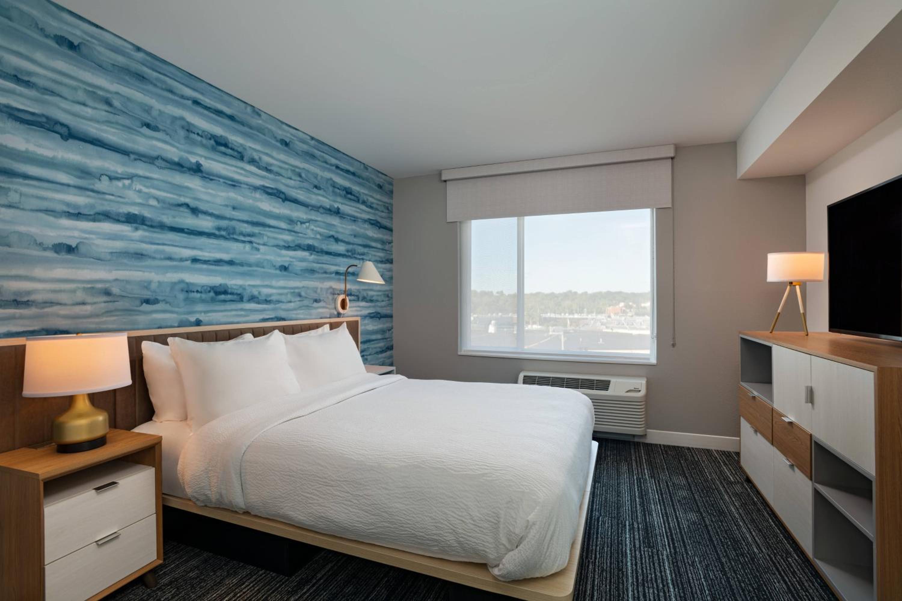 One-Bedroom Suite - Photo 1