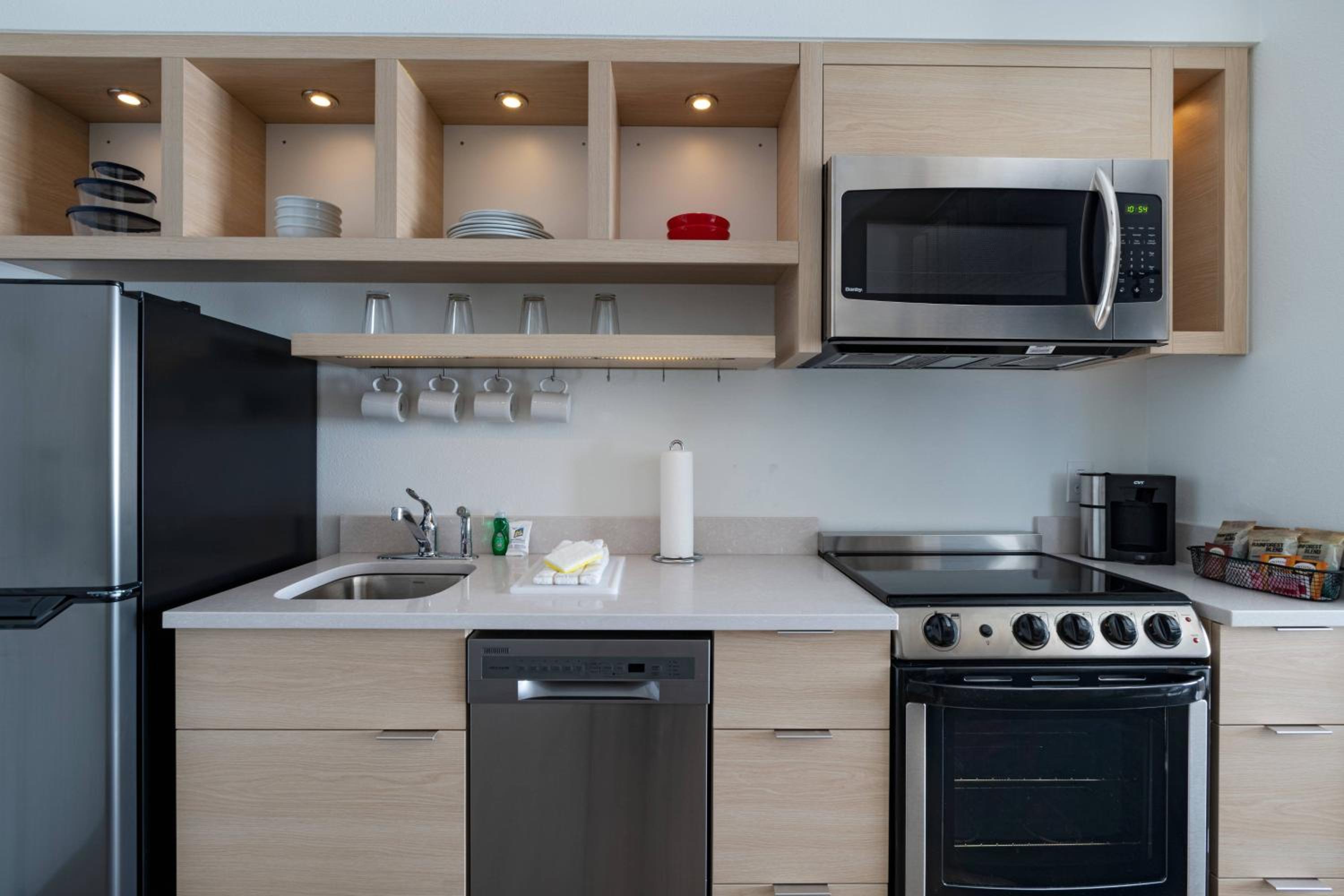 One-Bedroom Suite - Photo 2