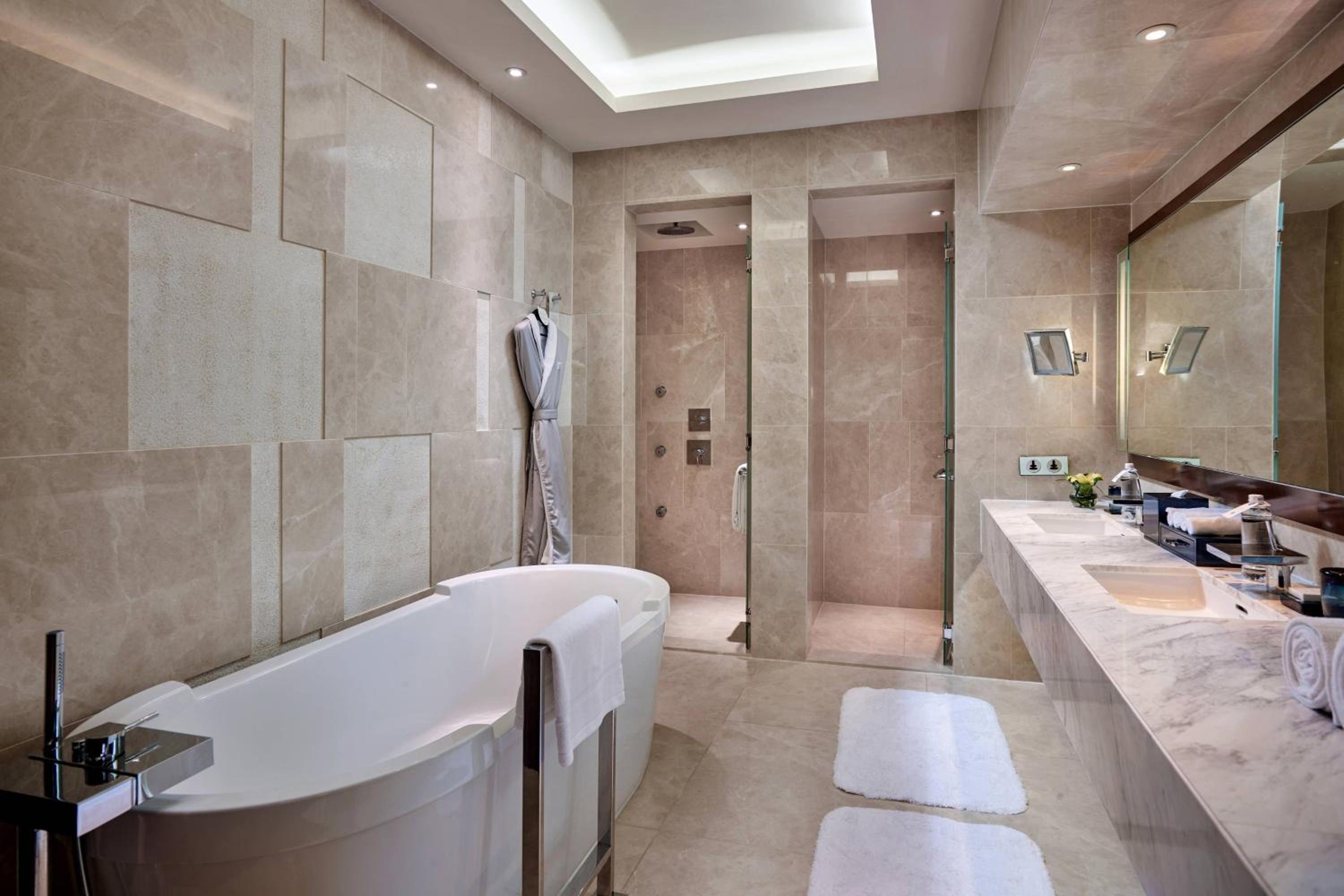 Family Suite, Executive Lounge Access photo 2