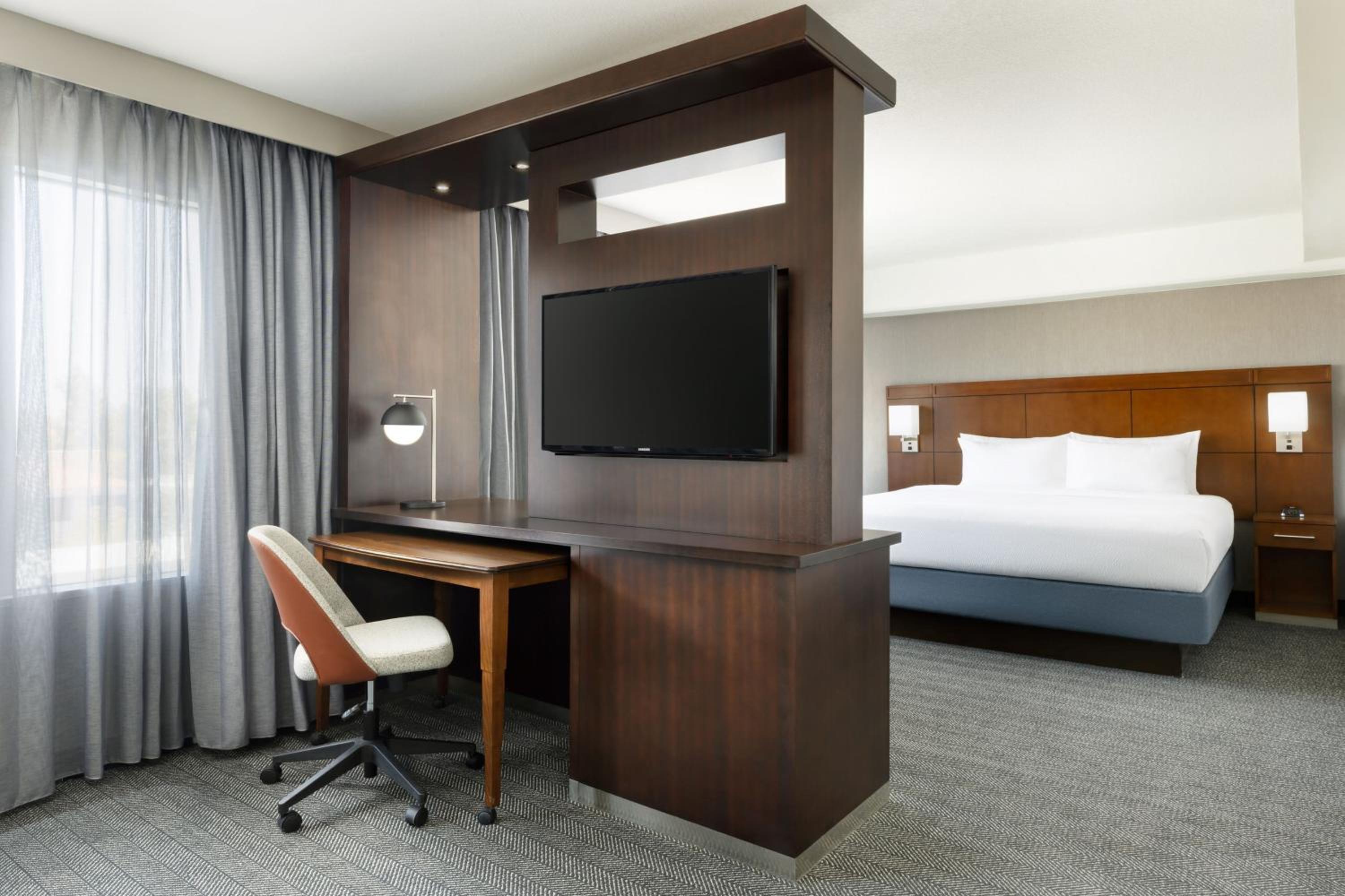 Large King Room with Sofa Bed - Photo 6