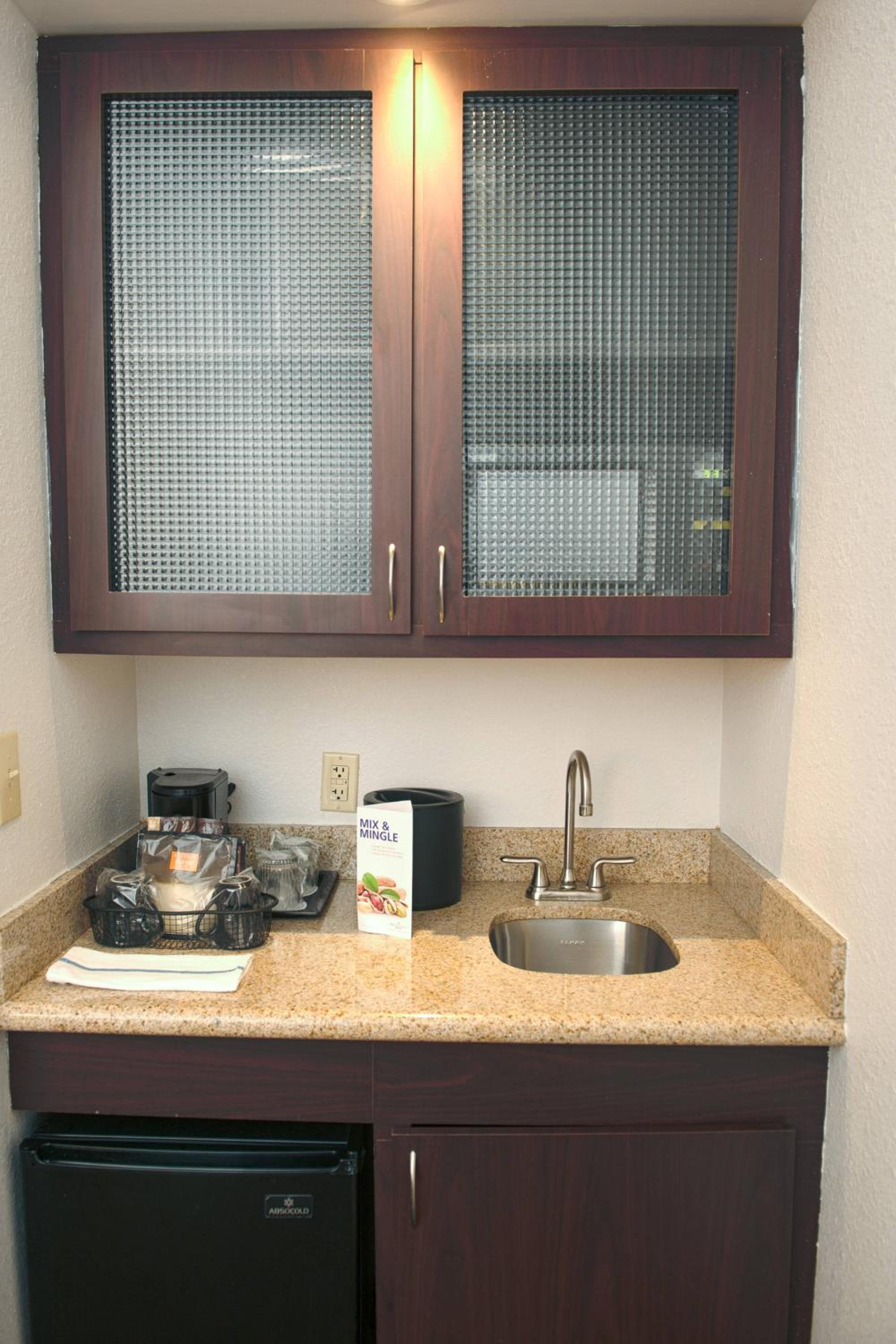 King Suite with Sofa Bed - Photo 4
