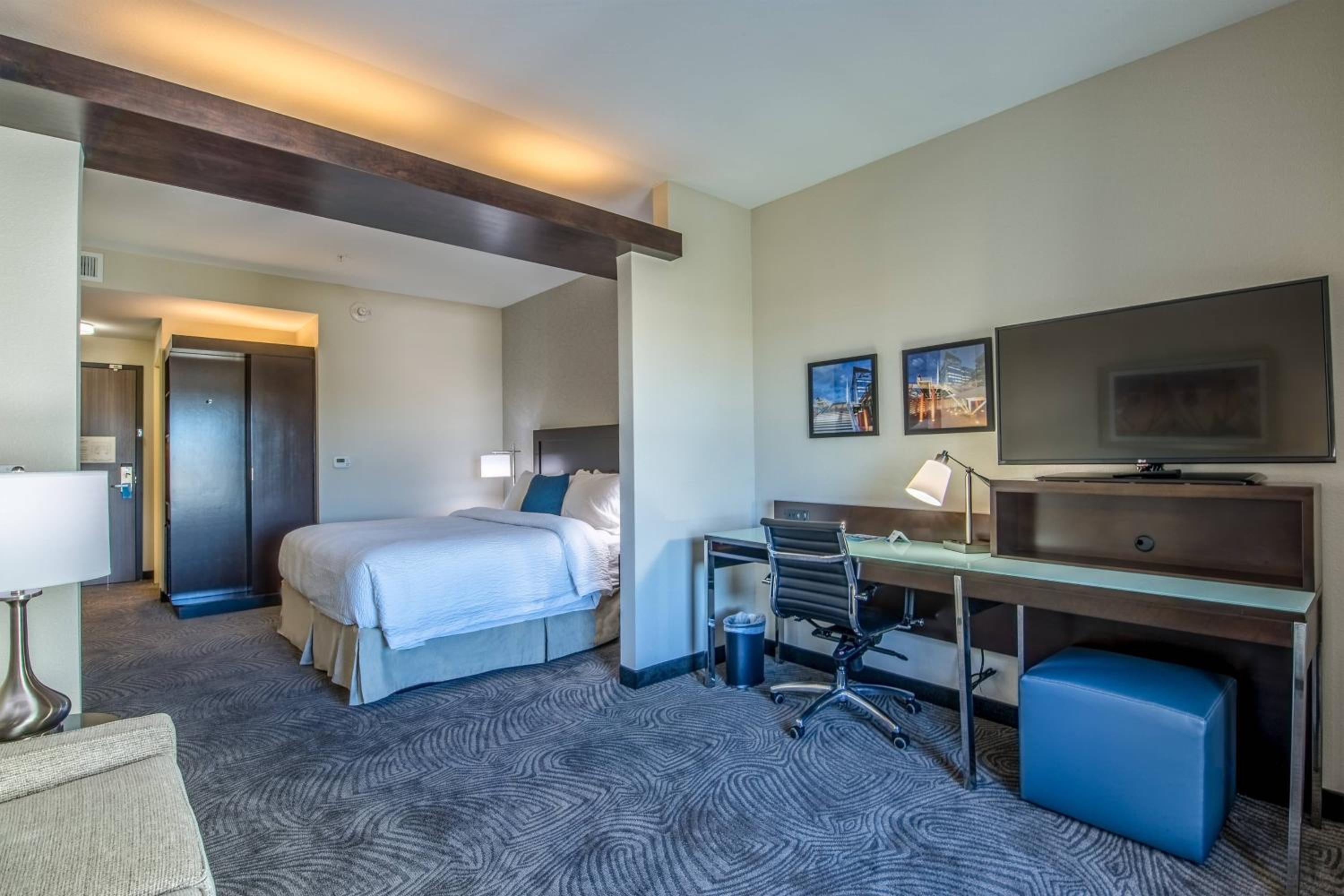 King Suite - Photo 2