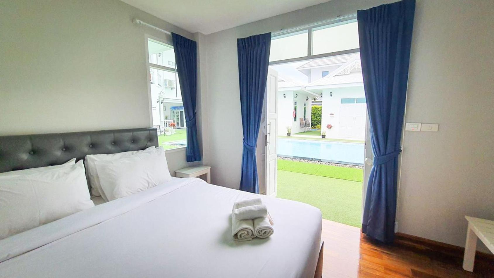 Standard King Room - Photo 1