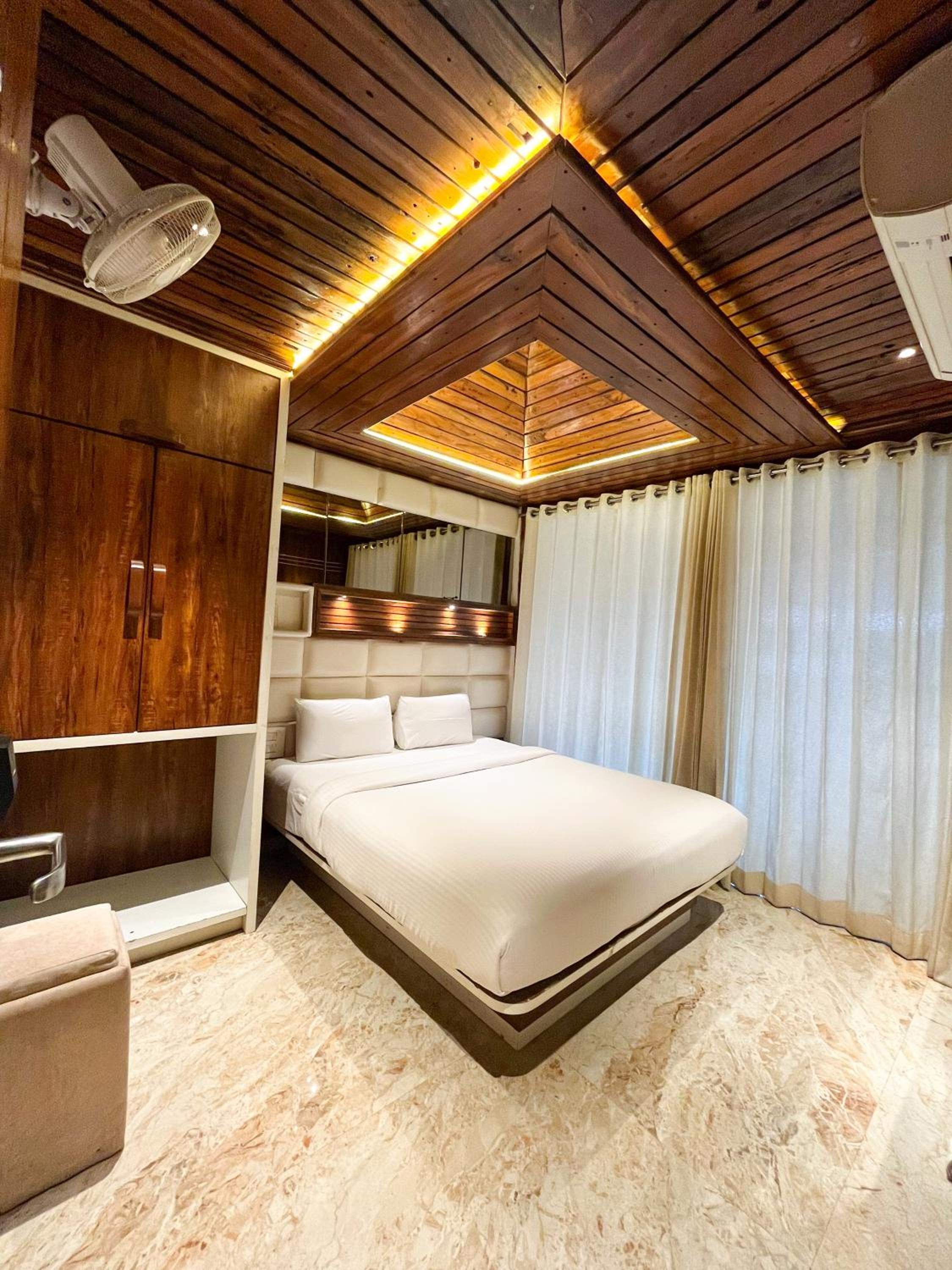 Deluxe room With balcony - Photo 22