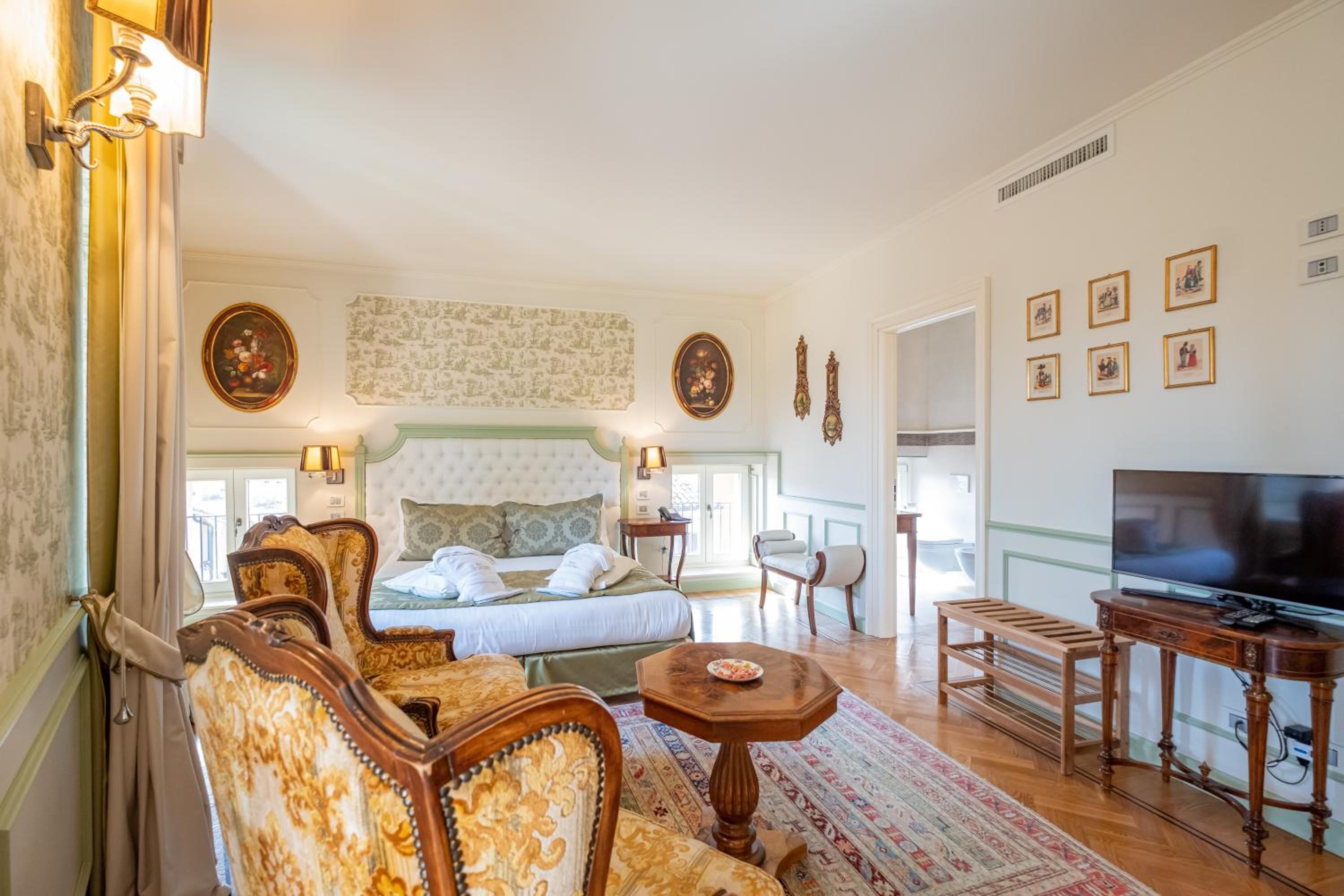 Deluxe Double Room - Photo 2