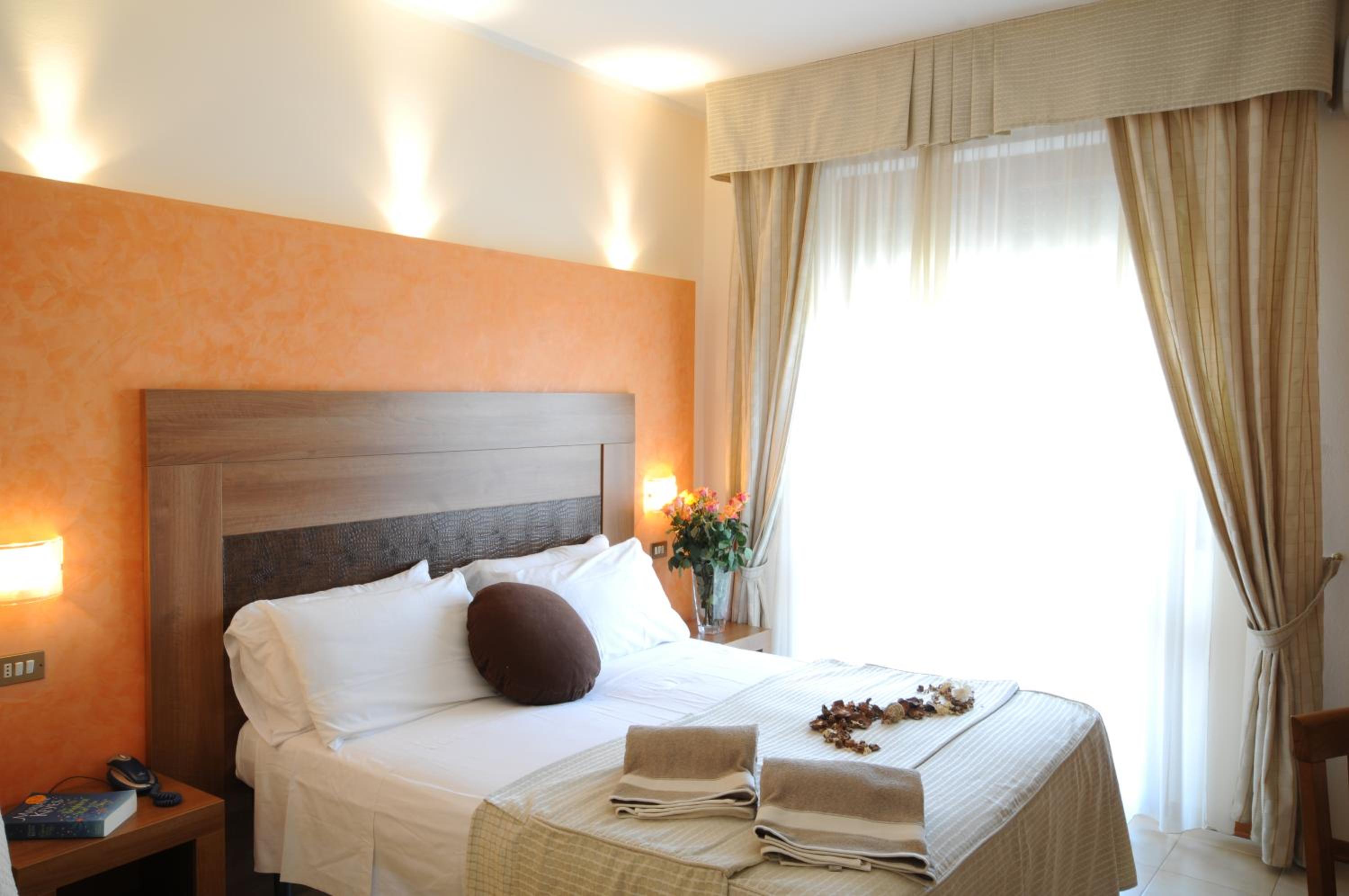 Triple Room - Photo 6