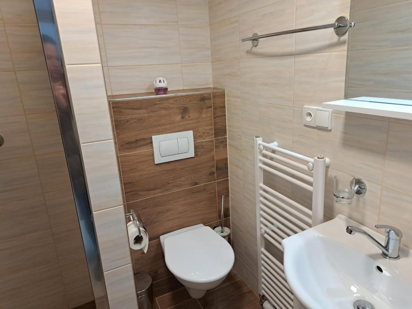 Basic Triple Room photo 2
