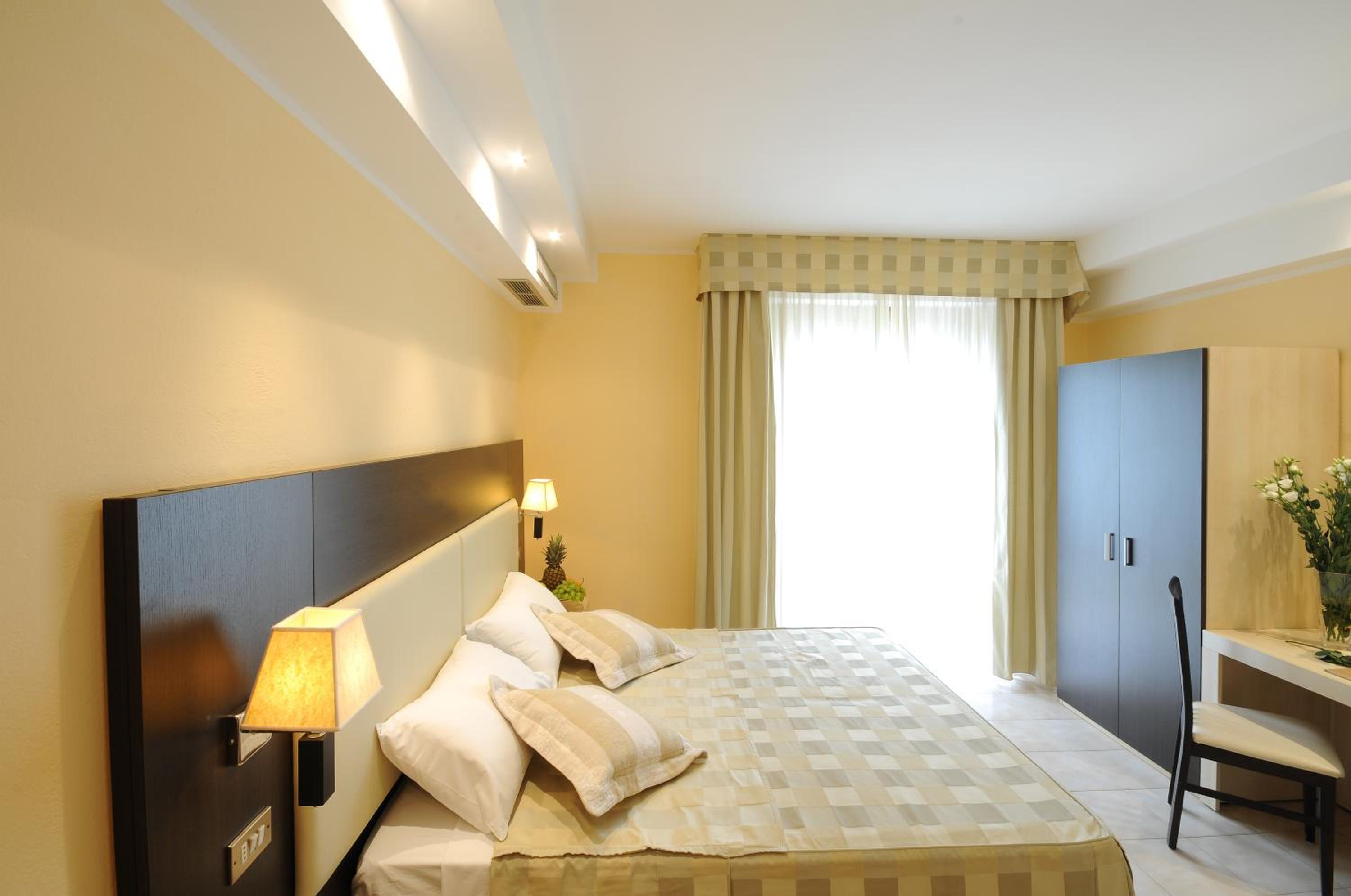 Standard Double Room - Photo 5