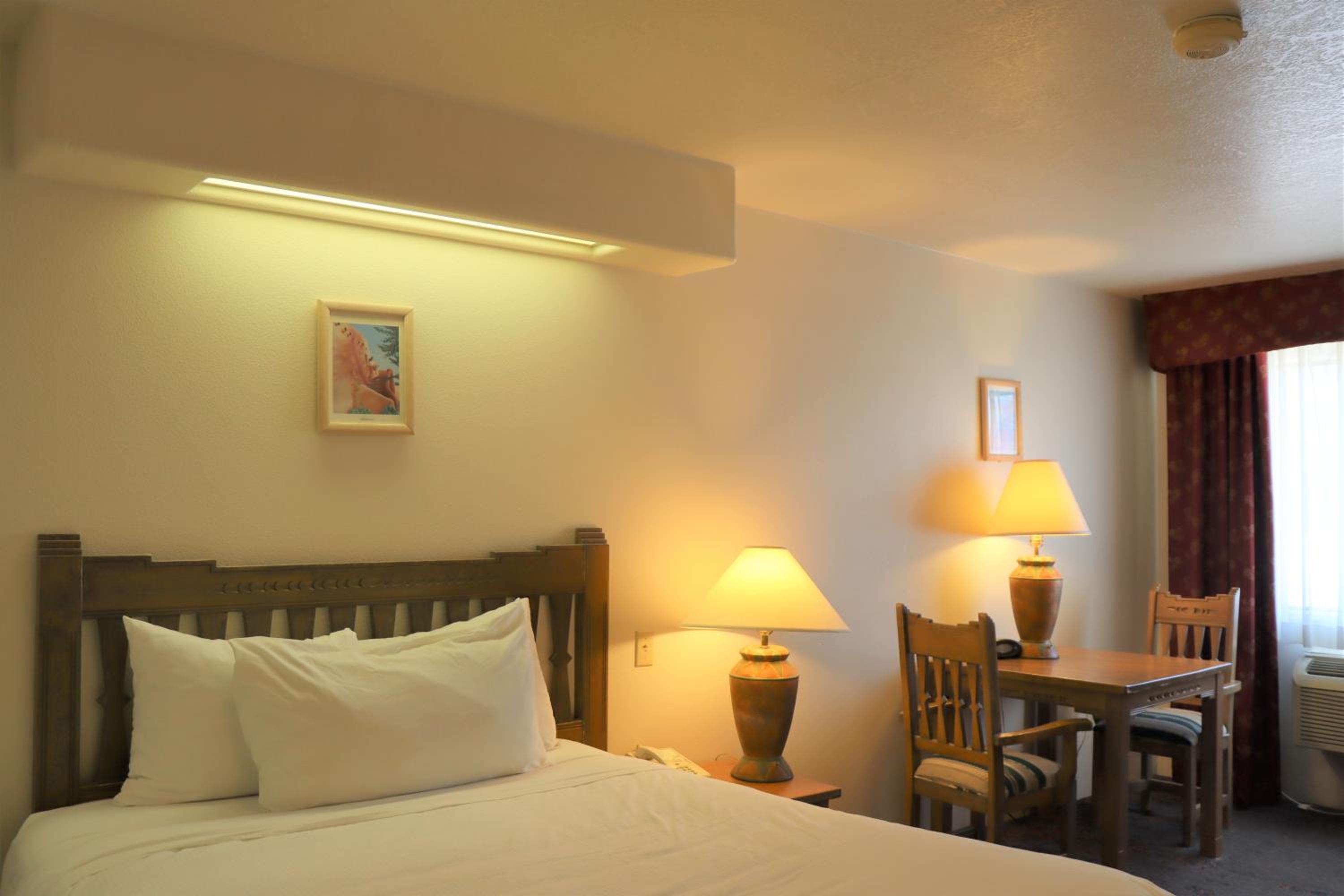 Queen Room - Disability Access - Photo 2