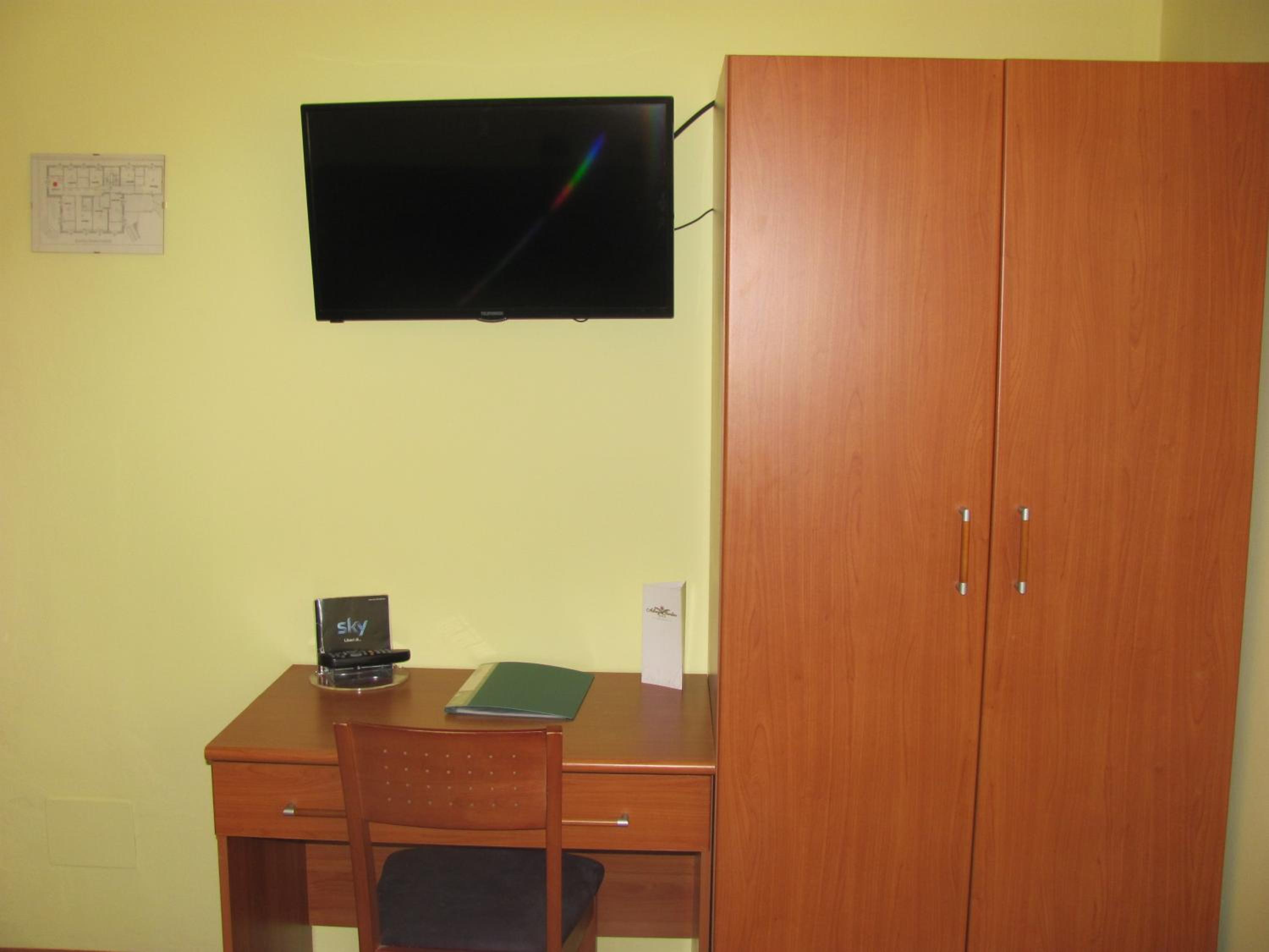 Single Room photo 3
