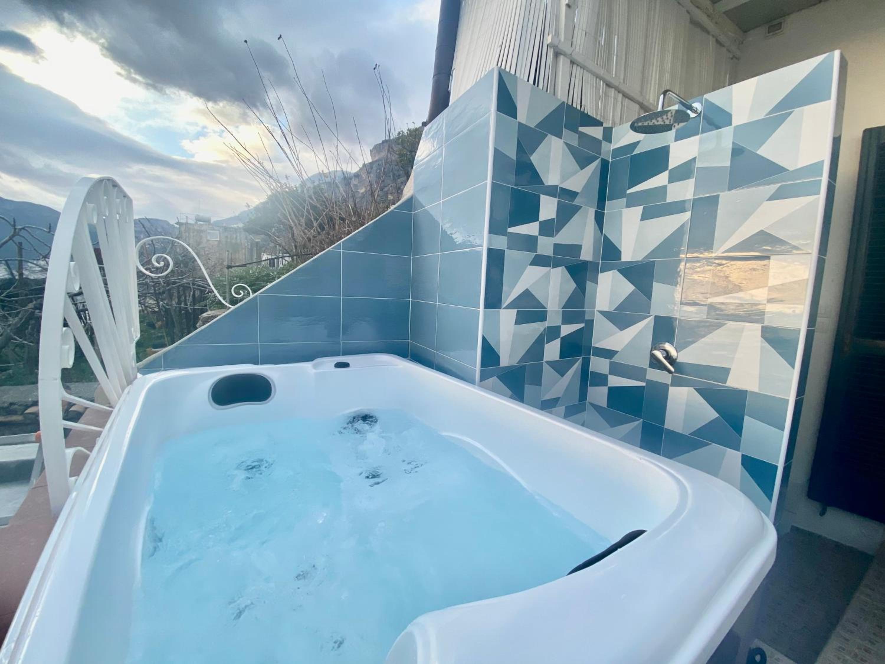 Suite with Spa Bath - Photo 27