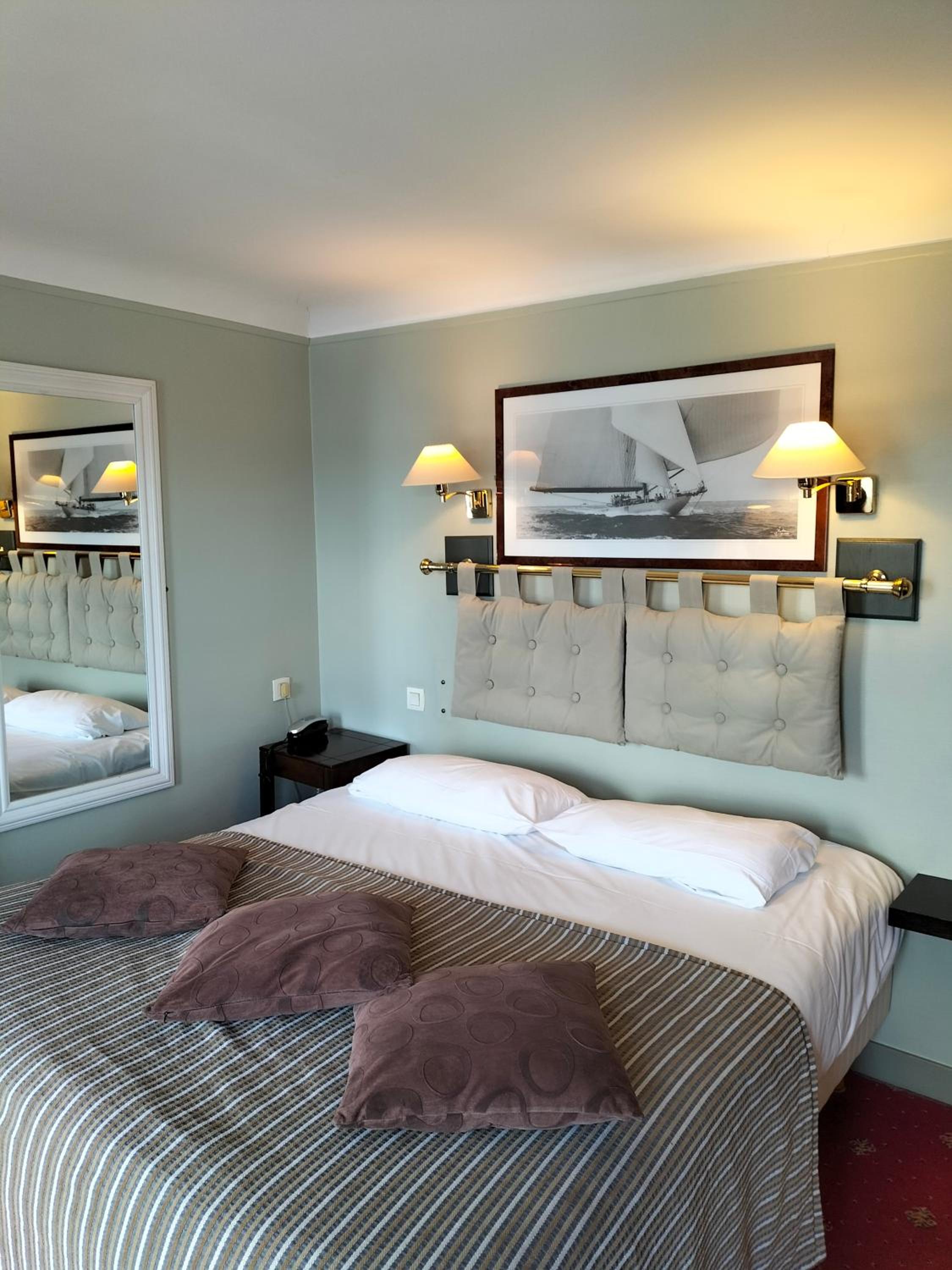 Comfort Double or Twin Room with Harbor View - Photo 7