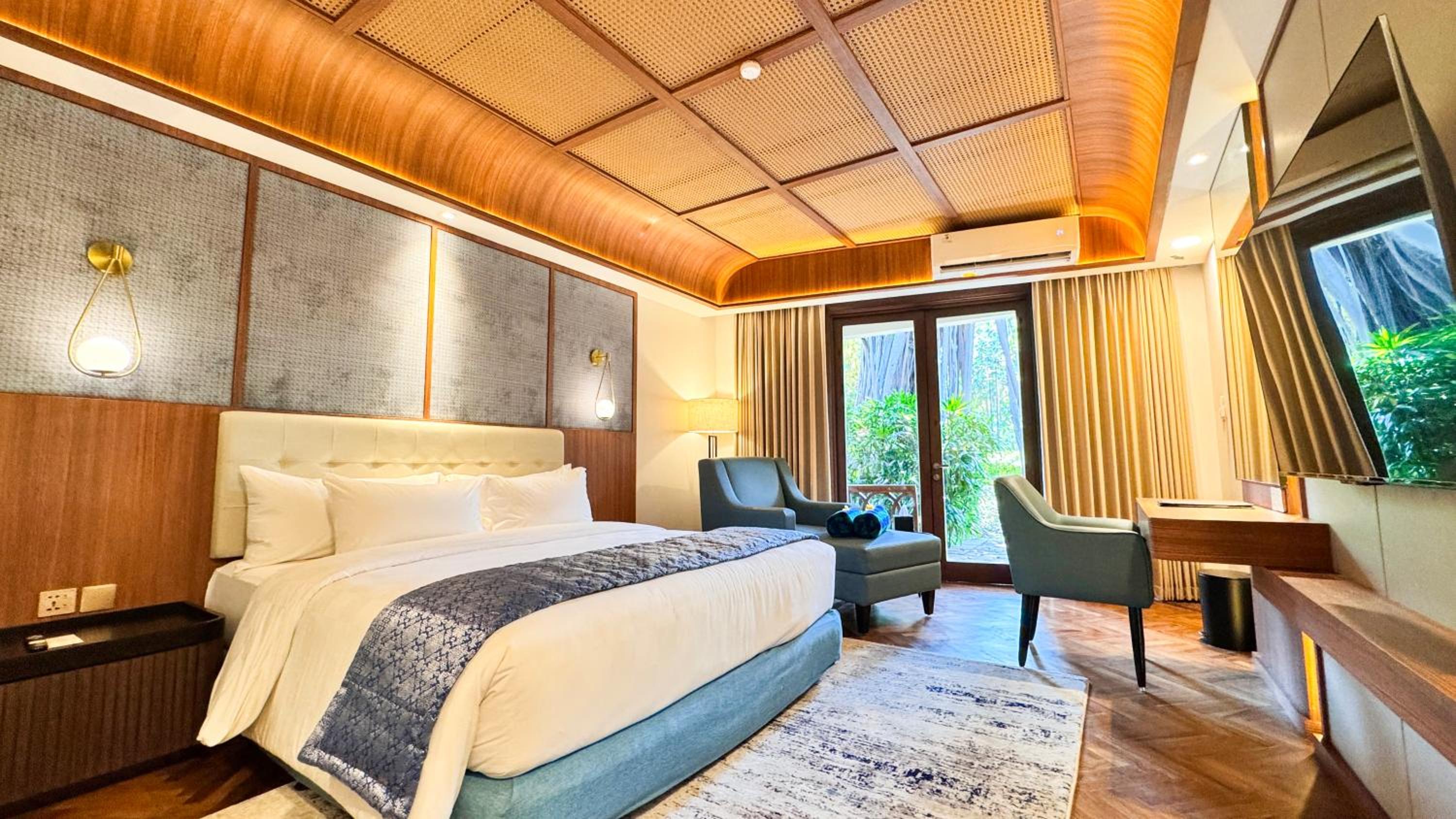 Suite Room with Bathub