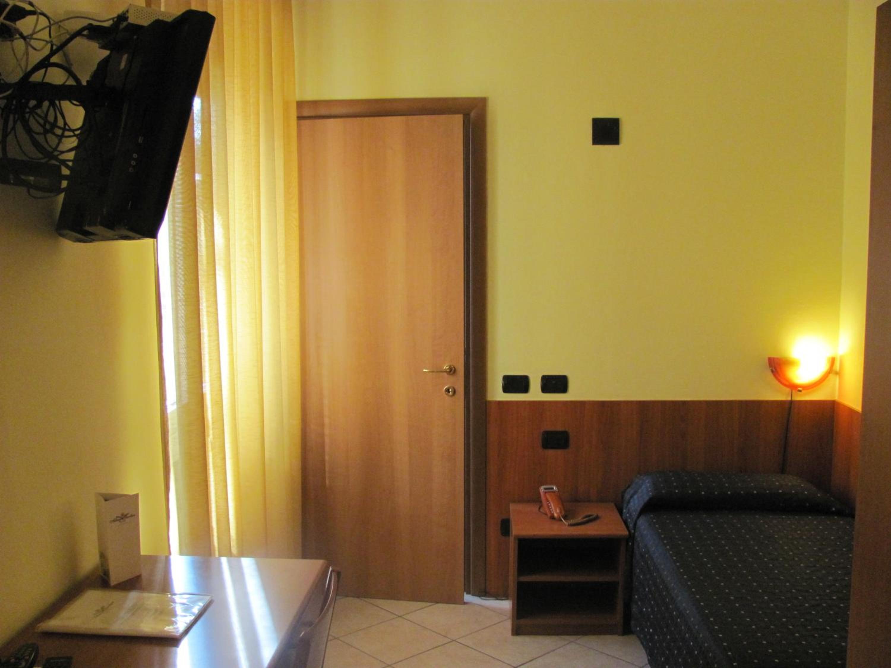 Single Room photo 1