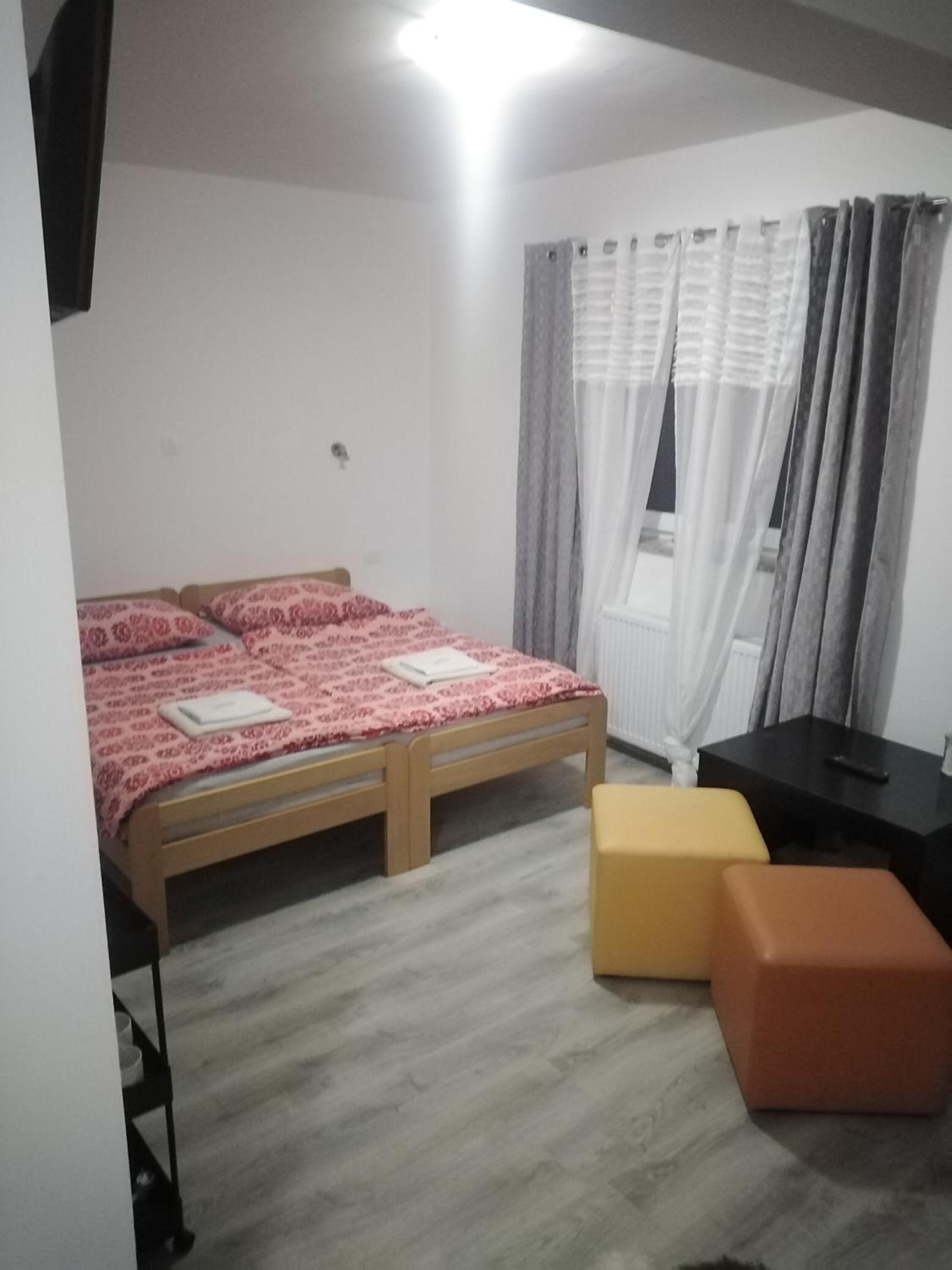 Triple Room with Private Bathroom - Photo 4