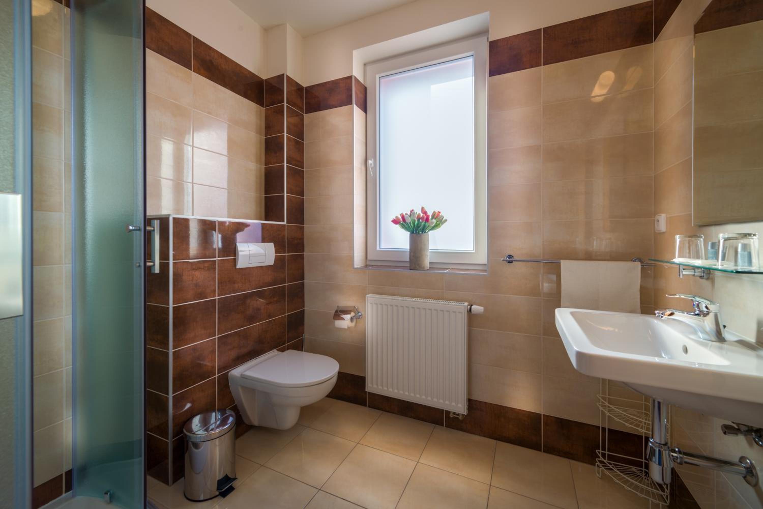 Double Room - Photo 7