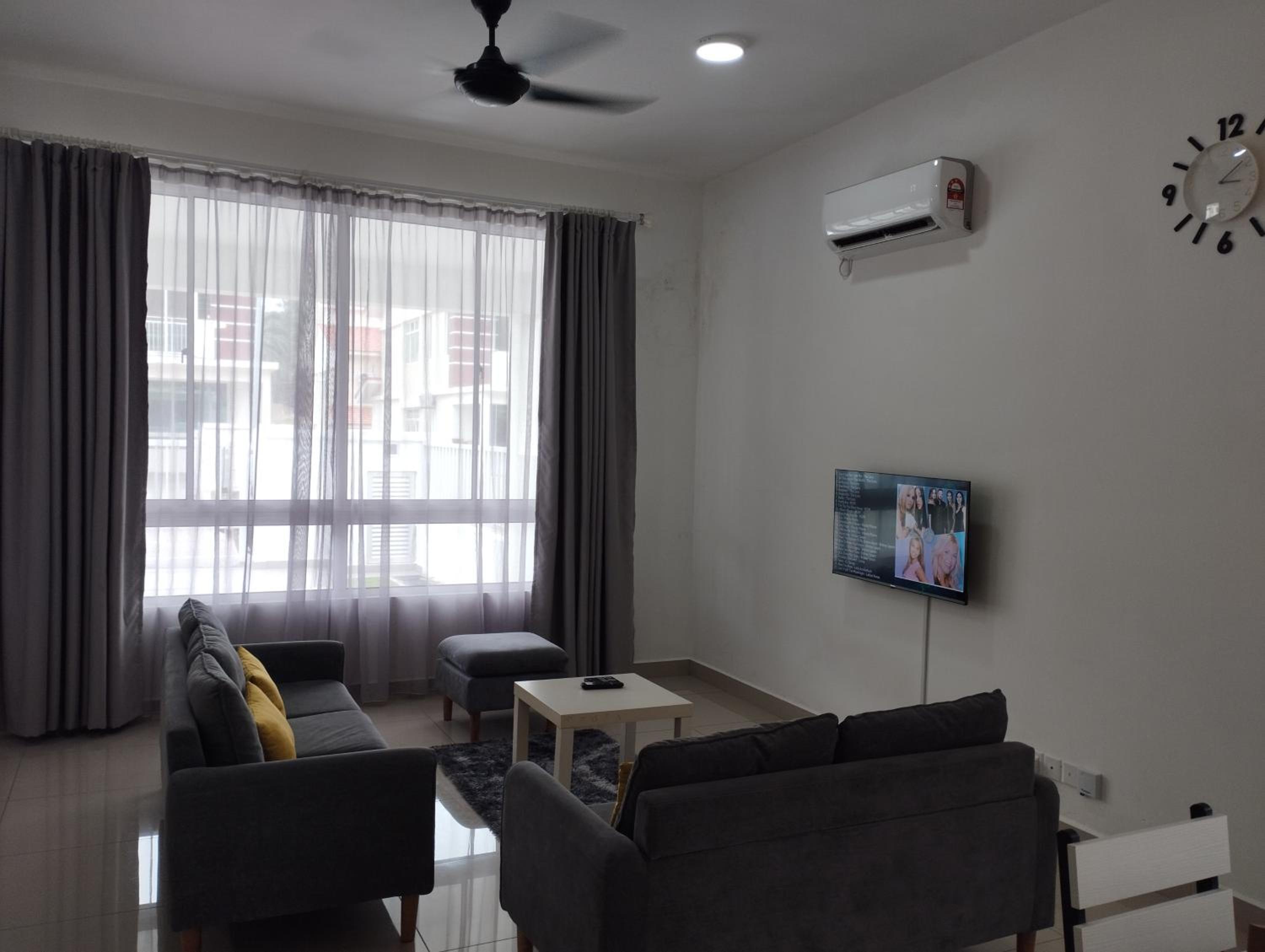 Four-Bedroom House photo 1