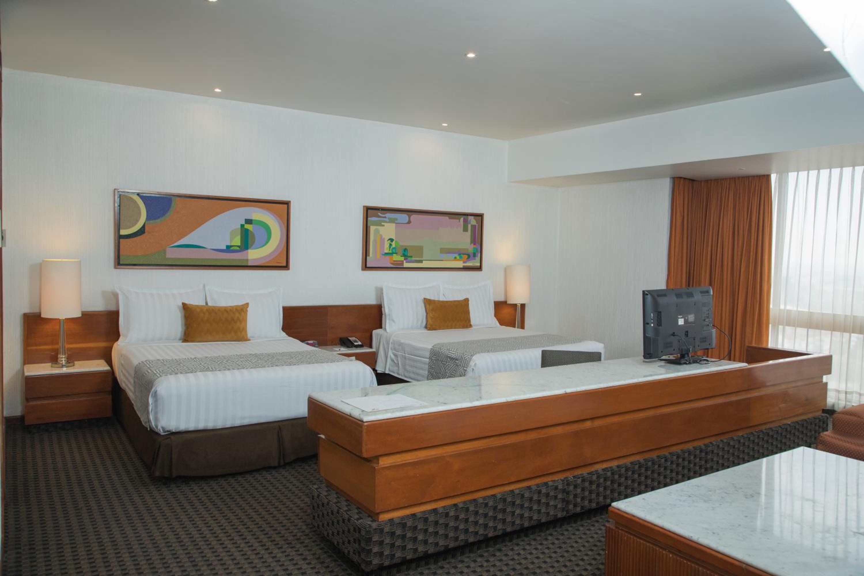 Deluxe Suite with Spa Bath - Photo 1