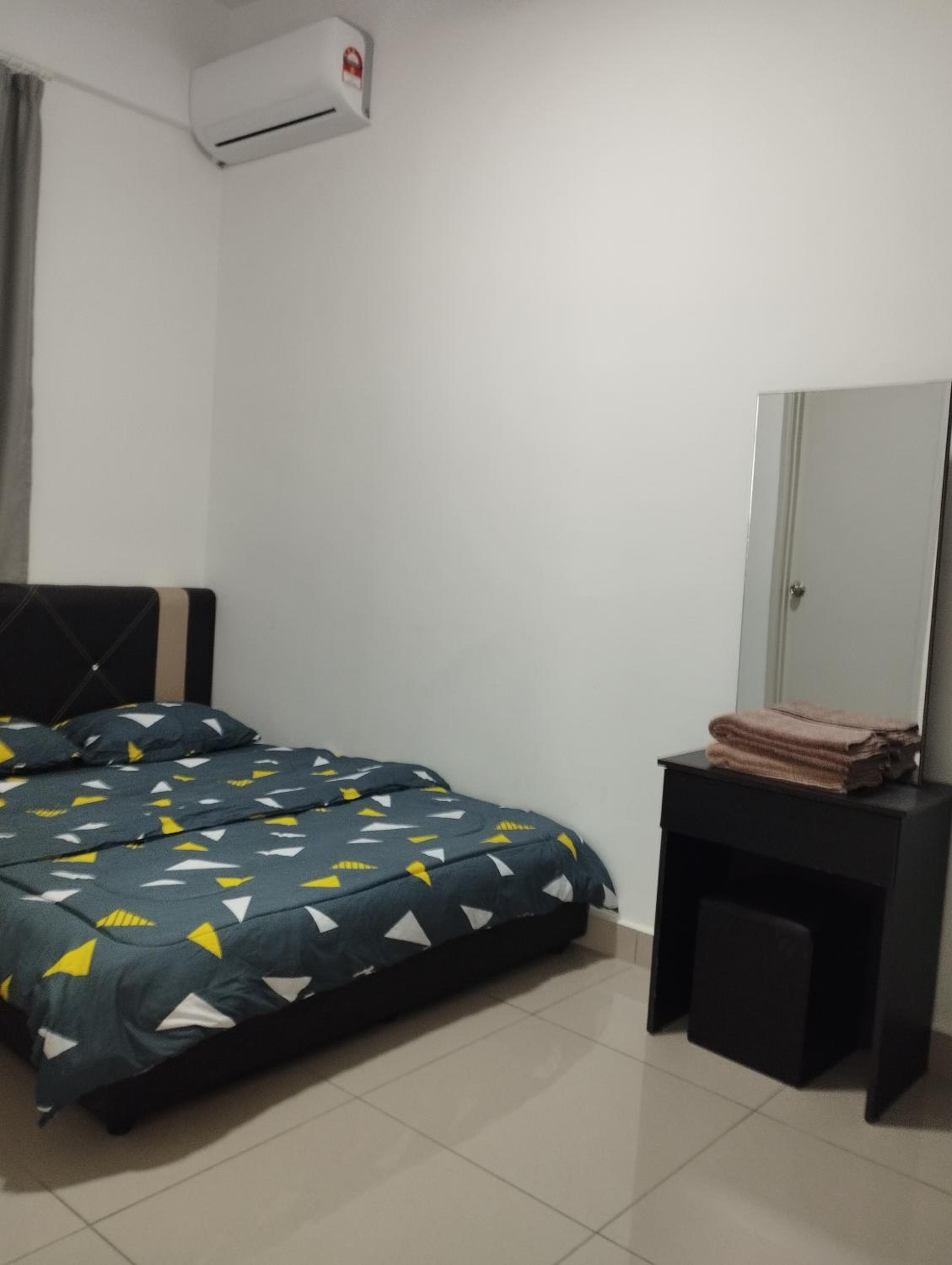 Four-Bedroom House photo 2