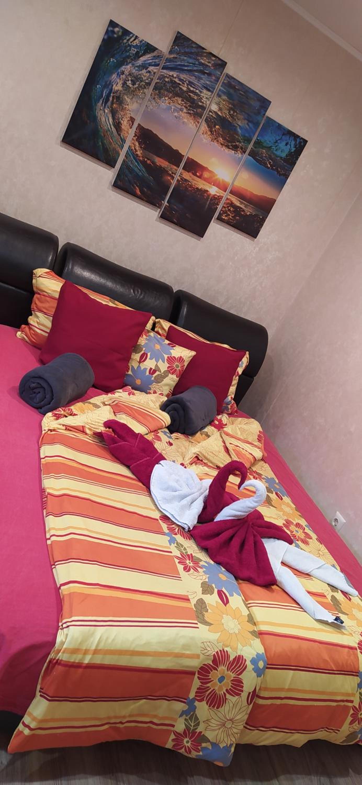 Two-Bedroom House - Photo 18