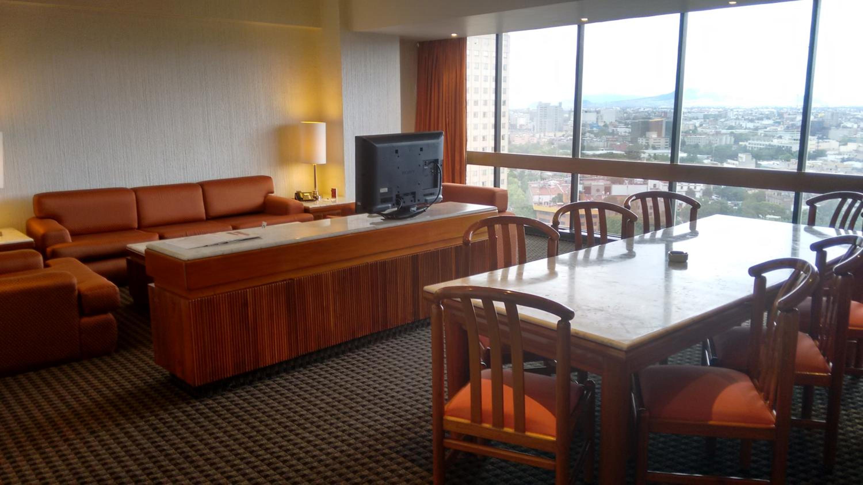 Suite with City View - Photo 1