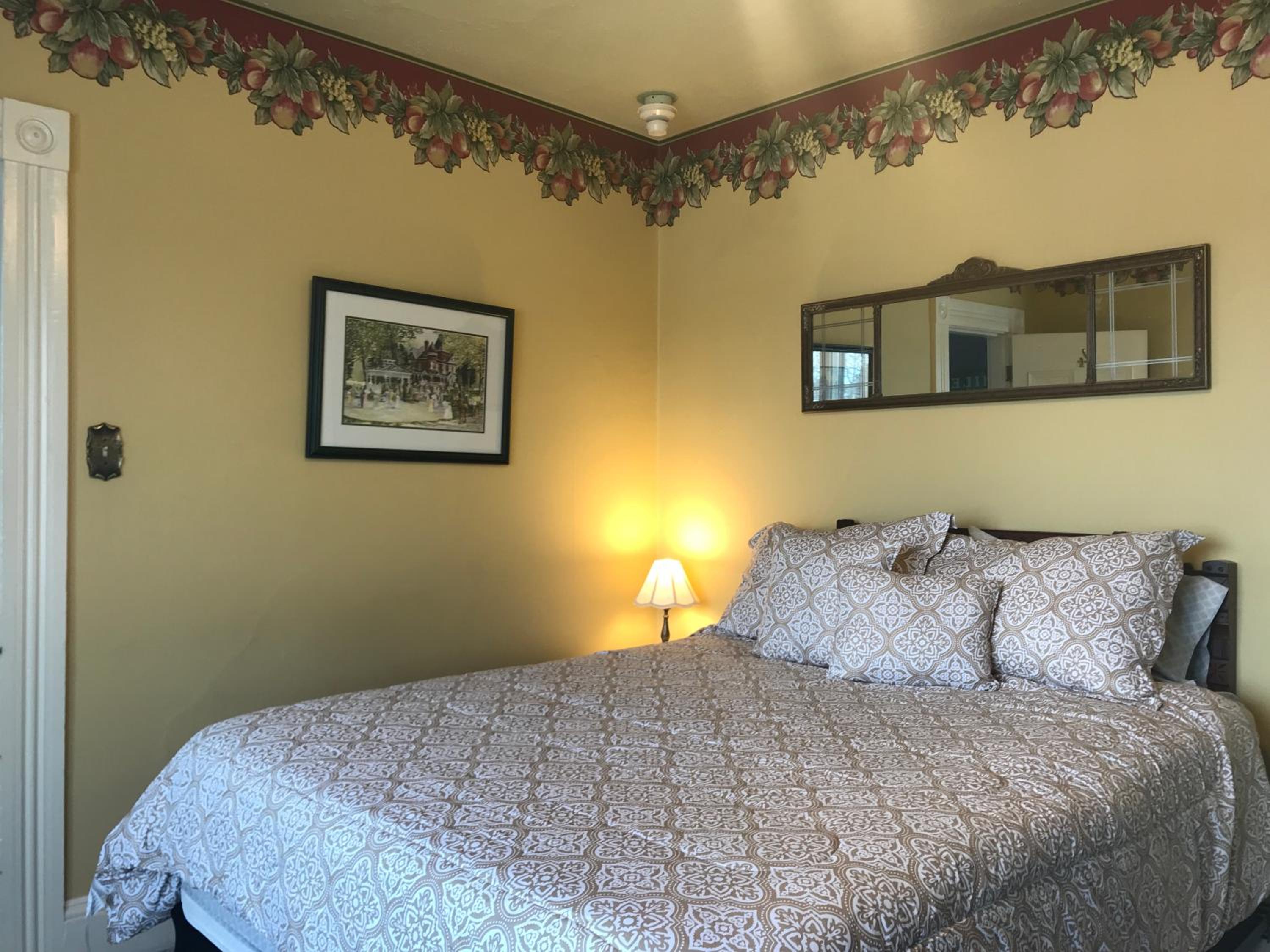 Standard Queen Room photo 3