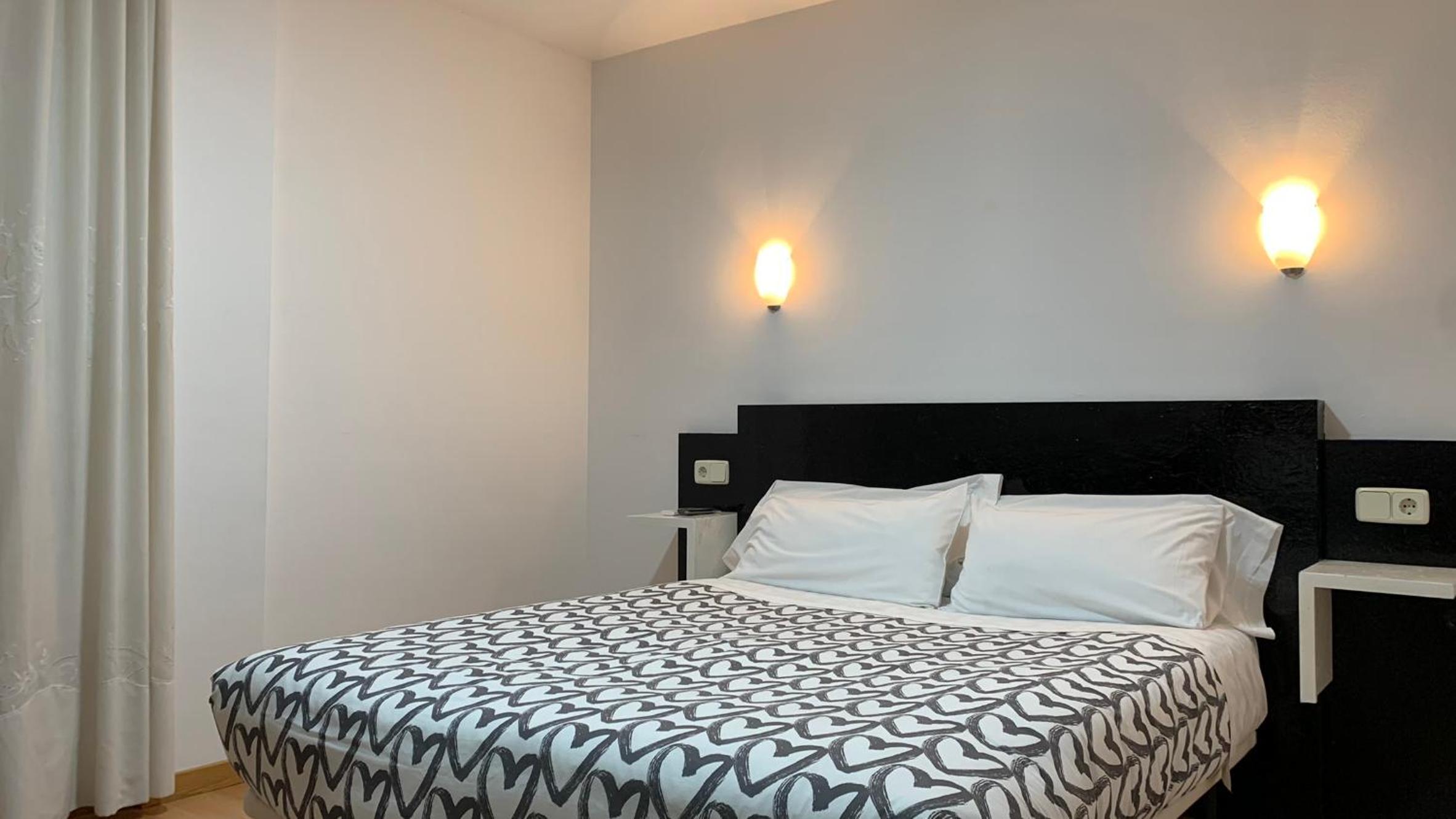 Double Room - Photo 2