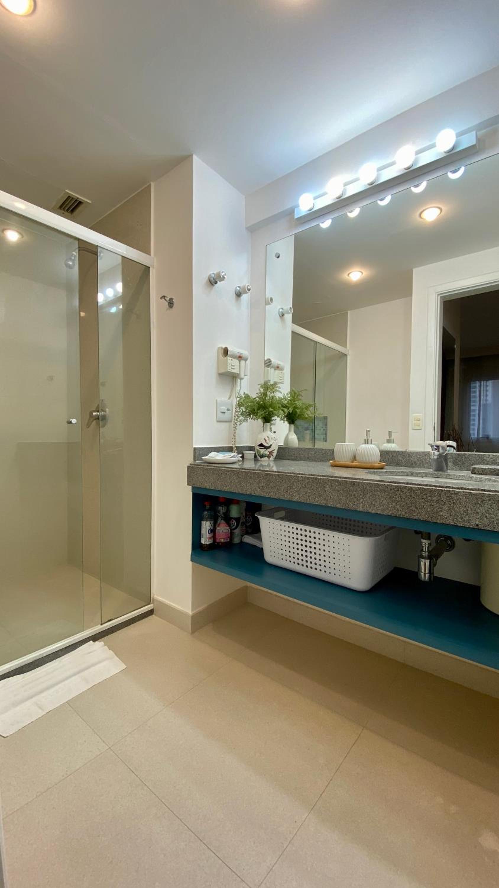 Apartment - Photo 2