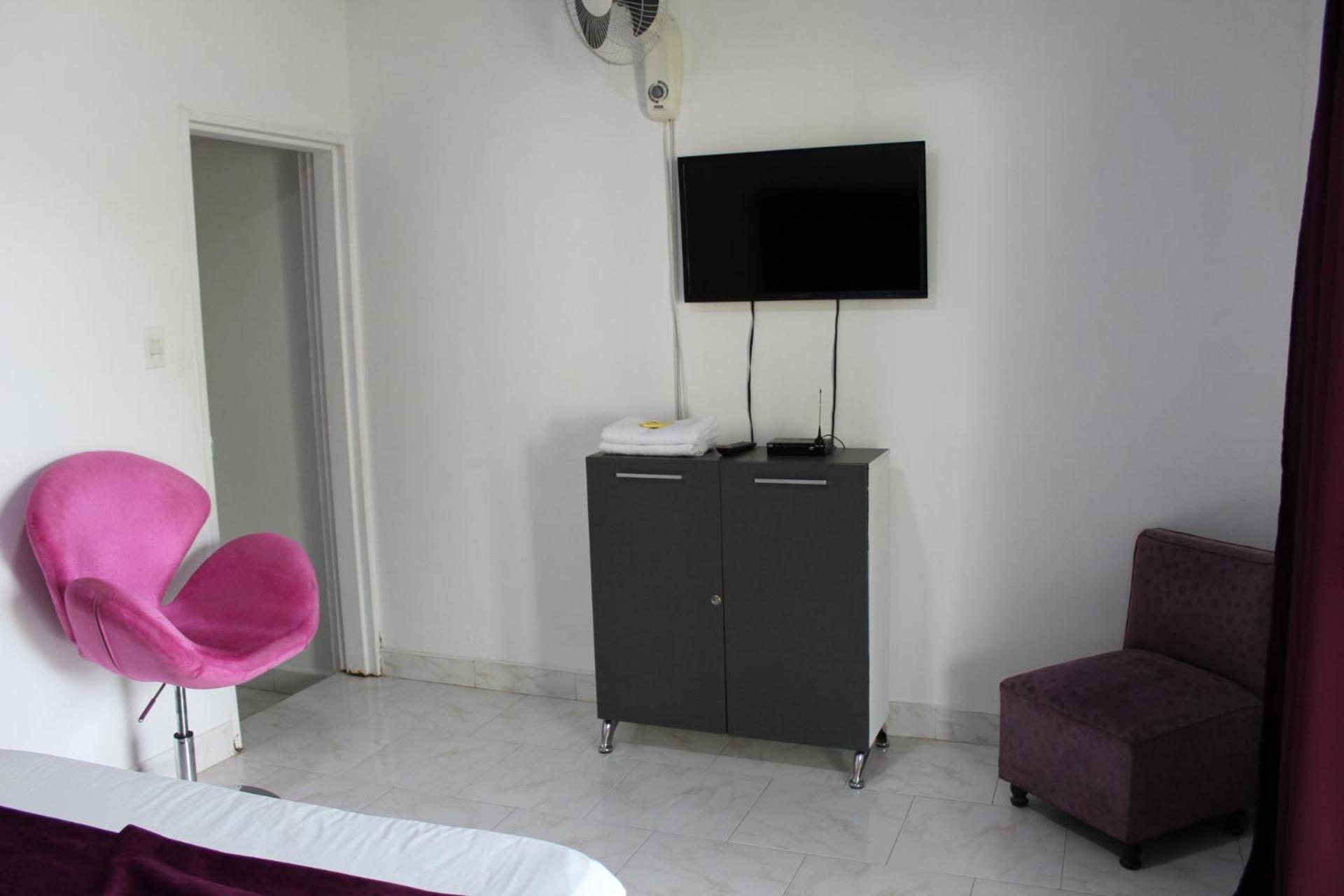 Double Room With Private Bathroom photo 1