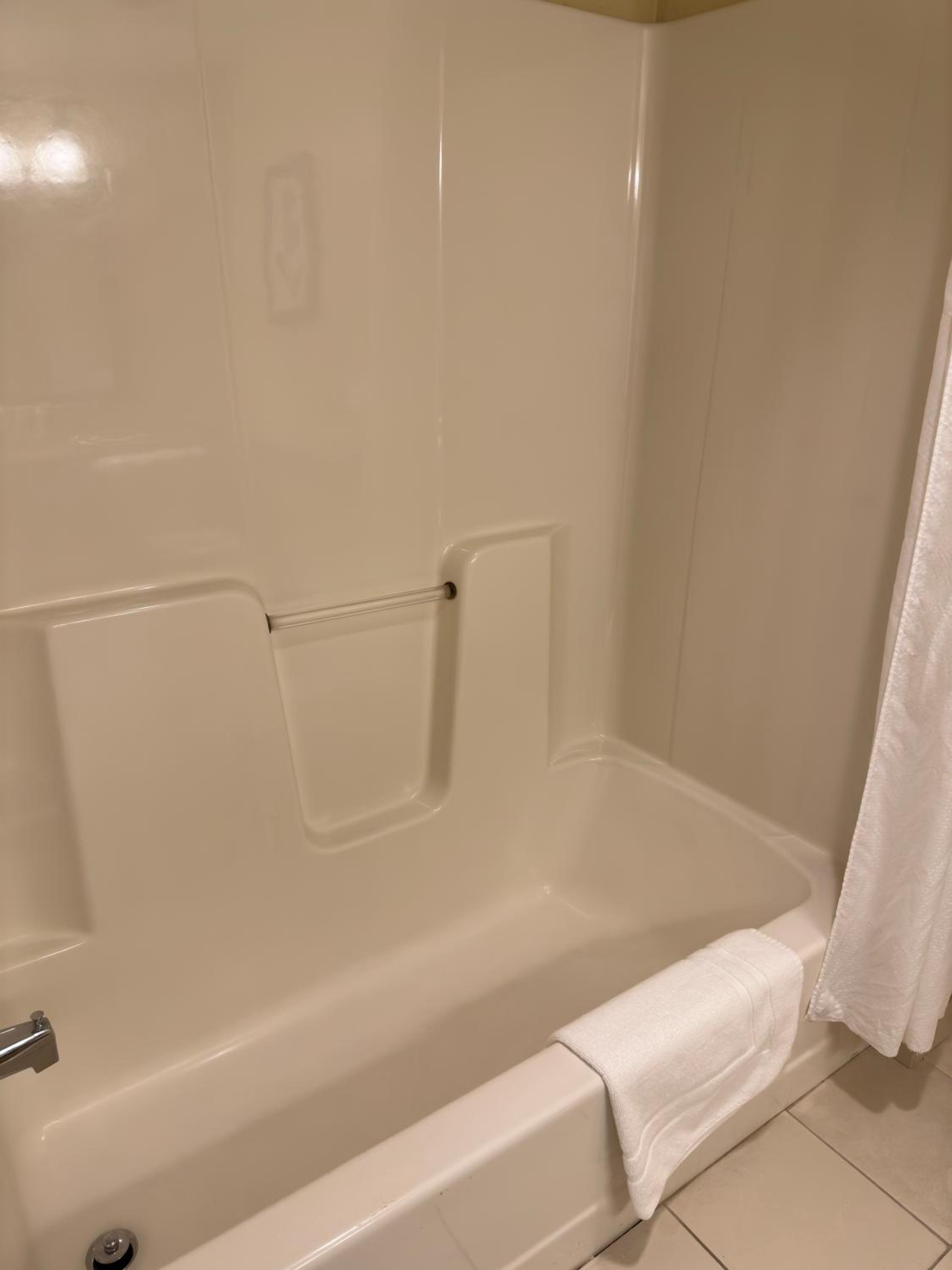 One-Bedroom King Suite with Sofa Bed - Photo 4