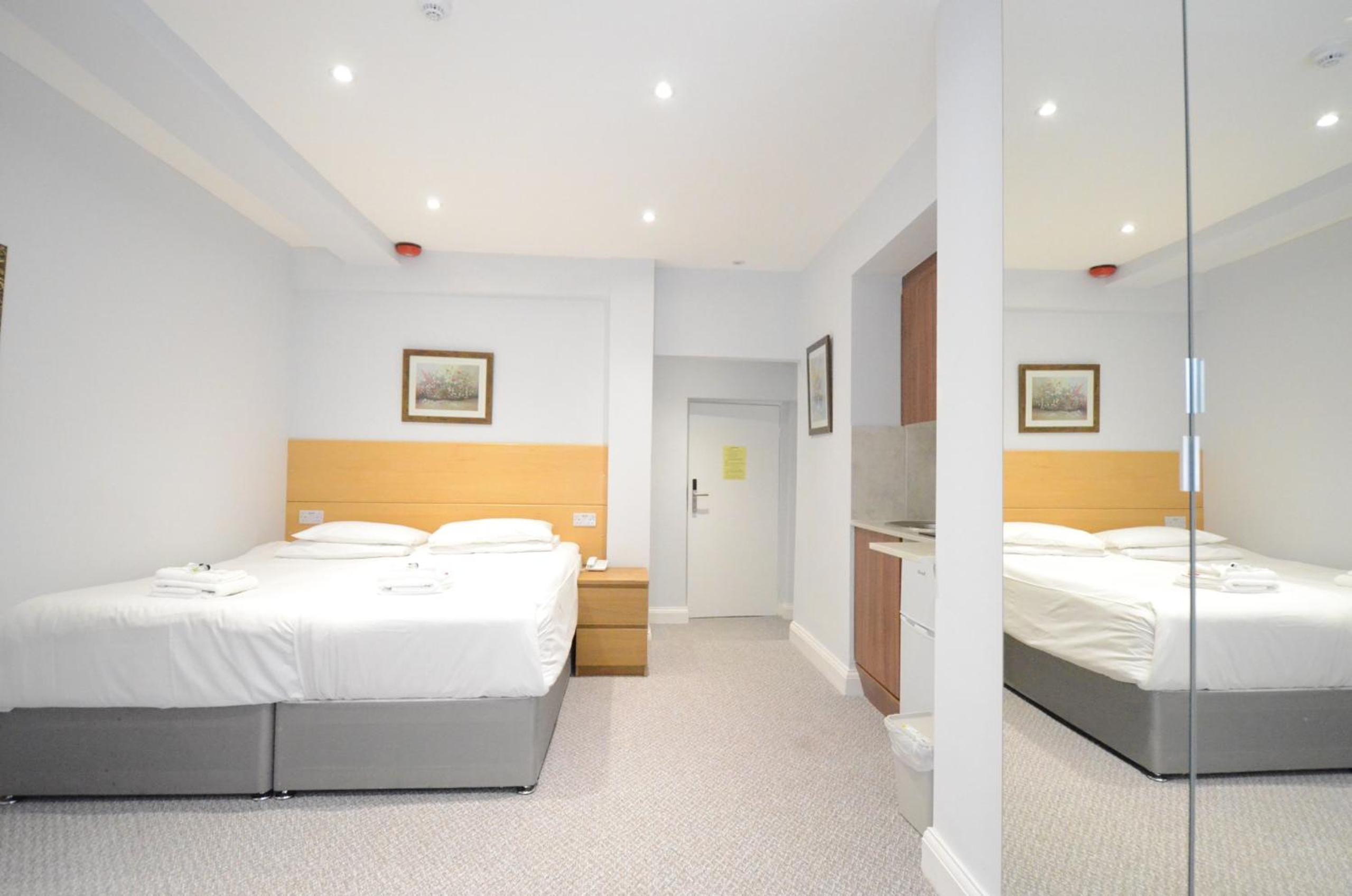 Standard Twin Room photo 2