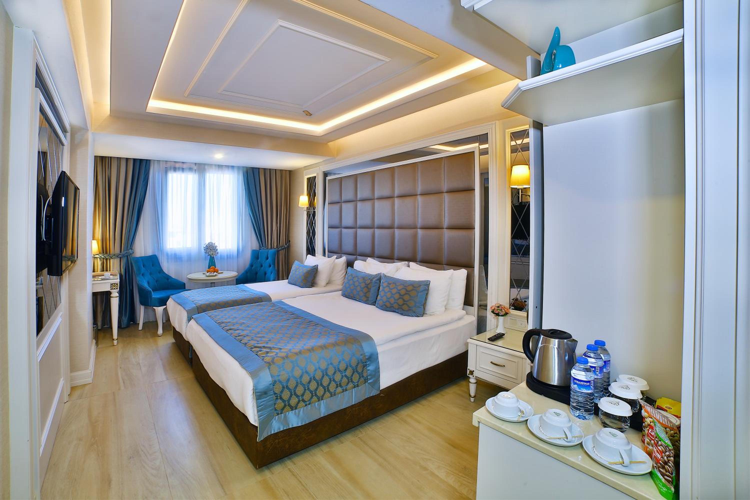Deluxe Family Room photo 3
